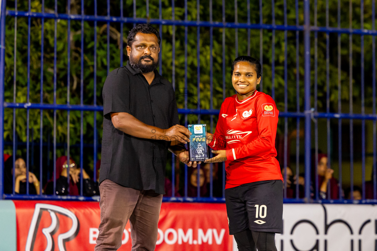 Closing Ceremony of Better in Baa Futsal Fiesta 2025 held in B. Eydhafushi, Maldives on Monday, 17th November 2025. Photos: Nausham Waheed / images.mv