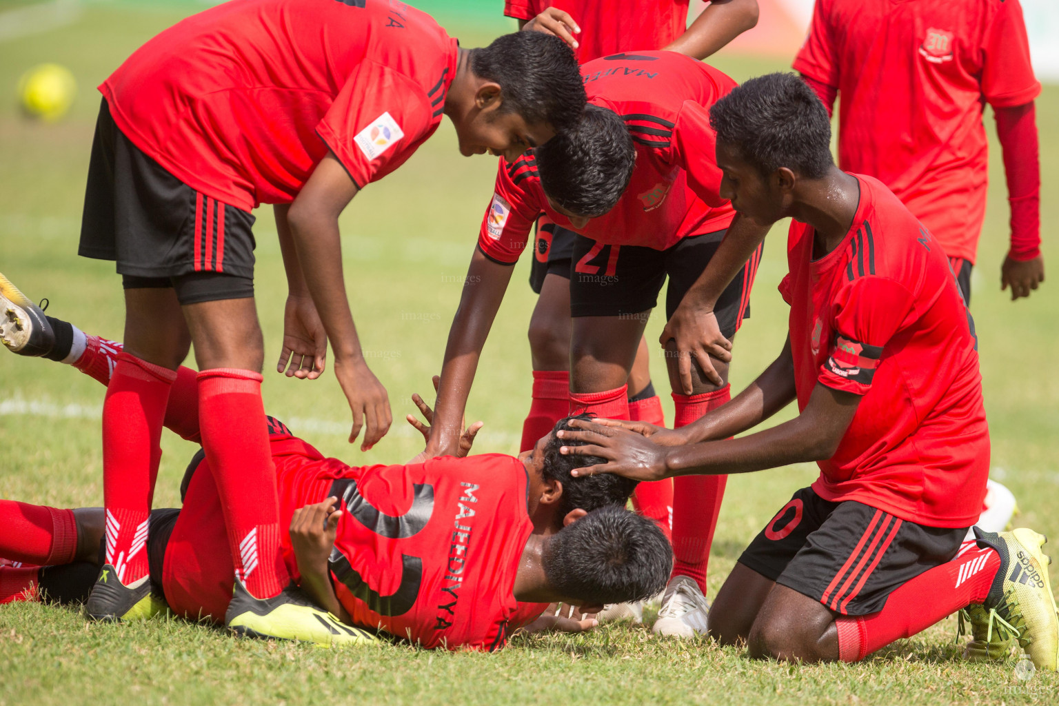 Majeedhiyya School vs Aminiya School in Mamen Inter-School Football Tournament 2019 (U15) on 4th March 2019, Sunday in Male' Maldives (Images.mv Photo: Suadh Abdul Sattar)