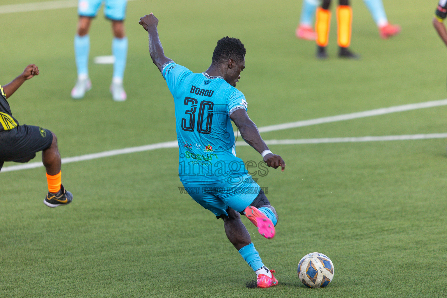 Irumathi FC VS Middle East in Day 5 of Eydhafushi Cup 2025 held in Eydhafushi Football Stadium at B. Eydhafushi, Maldives on Tuesday, 9th September 2025. Photos: Arif Rasheed / images.mv