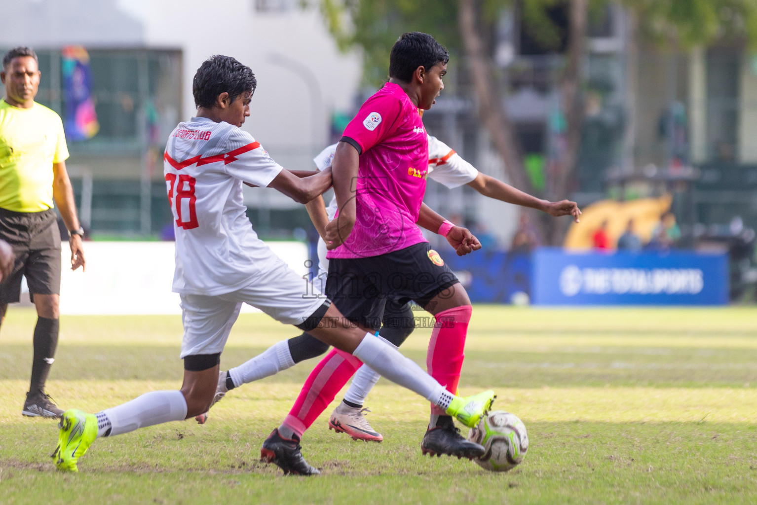 United Victory vs TC Sports Club in Day 7 of Dhivehi Youth League 2024 held at Henveiru Stadium on Sunday, 1st December 2024. Photos: Shuu Abdul Sattar, / Images.mv