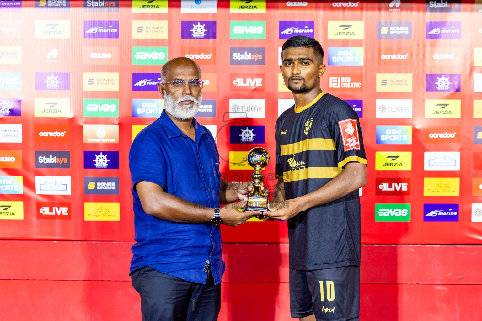 HA Utheem VS HA Ihavandhoo in Day 9 of Golden Futsal Challenge 2025 was held on Monday, 13th January 2025, in Hulhumale', Maldives Photos: Nausham Waheed , Ismail Thoriq / images.mv