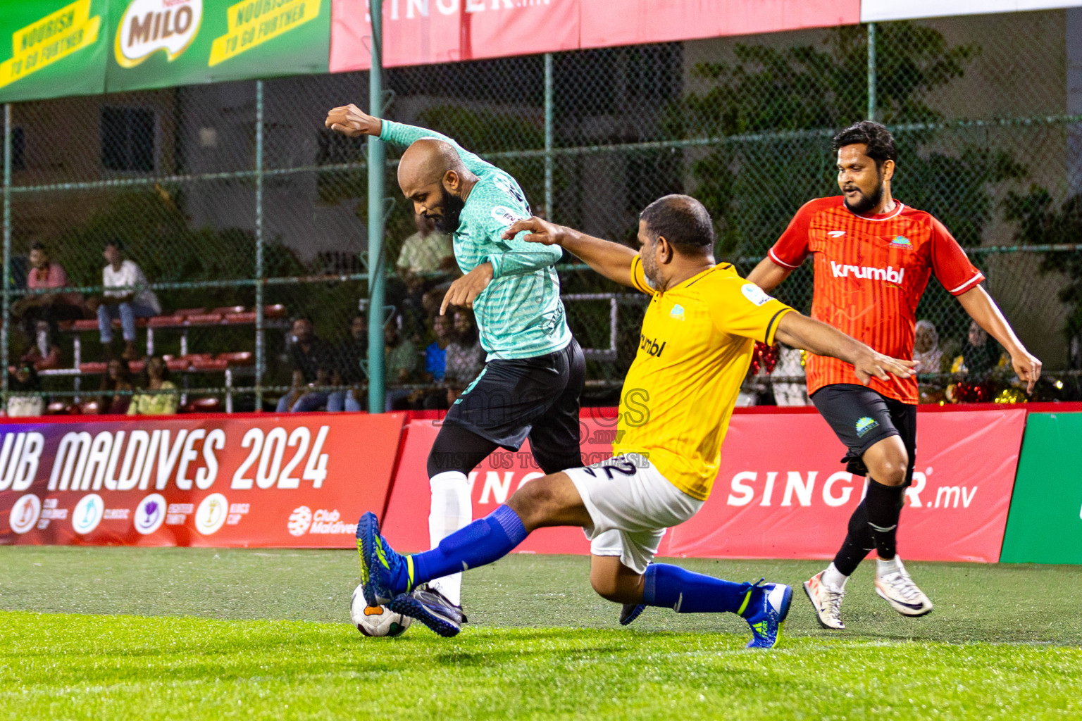 DHARUMAVANTHA vs FINANCE RC in Club Maldives Classic 2024 held in Rehendi Futsal Ground, Hulhumale', Maldives on Tuesday, 10th September 2024. 
Photos: Mohamed Mahfooz Moosa / images.mv