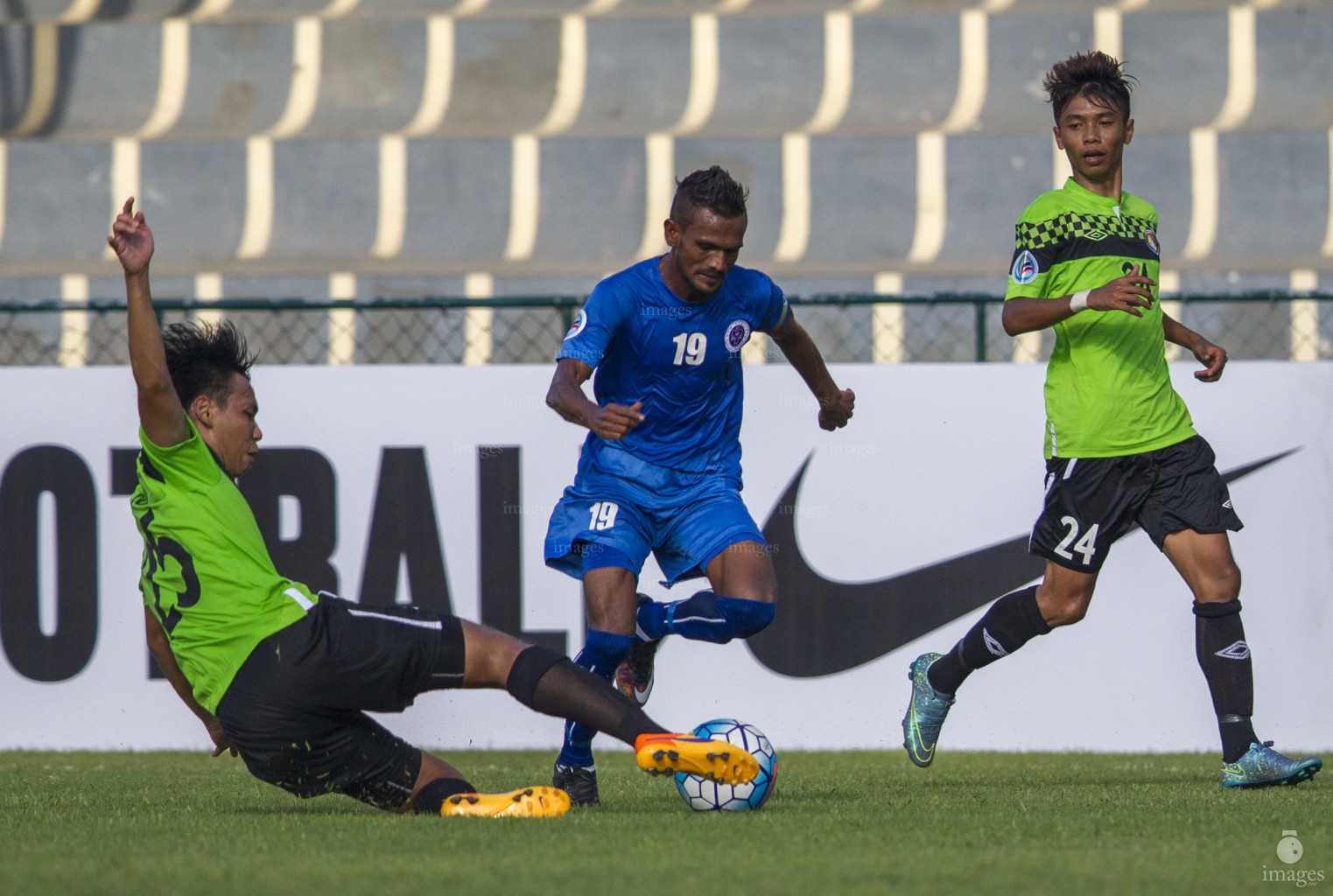 NEW RADIANT SC  VS BALESTIER KHALSA FC Maldives, Male', Tuesday, February 23, 2016. (Images.mv Photo: Mohamed Ahsan)