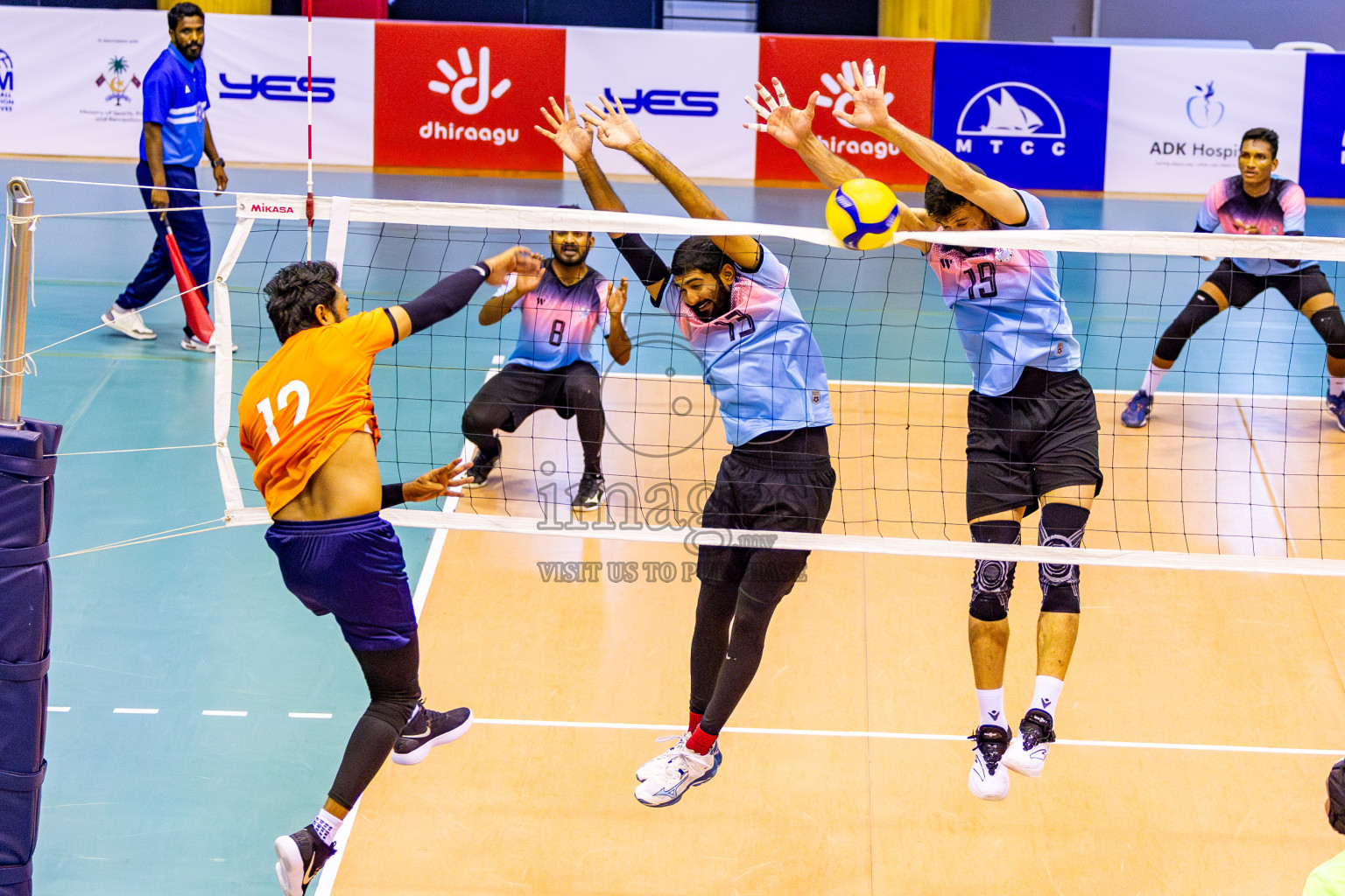 Sports Club City vs Blues for Volleyball in Day 2 of MILO VAM Cup 2024 Men's Division was held in Social Center Indoor Hall on Tuesday, 29th October 2024. Photos: Nausham Waheed / images.mv