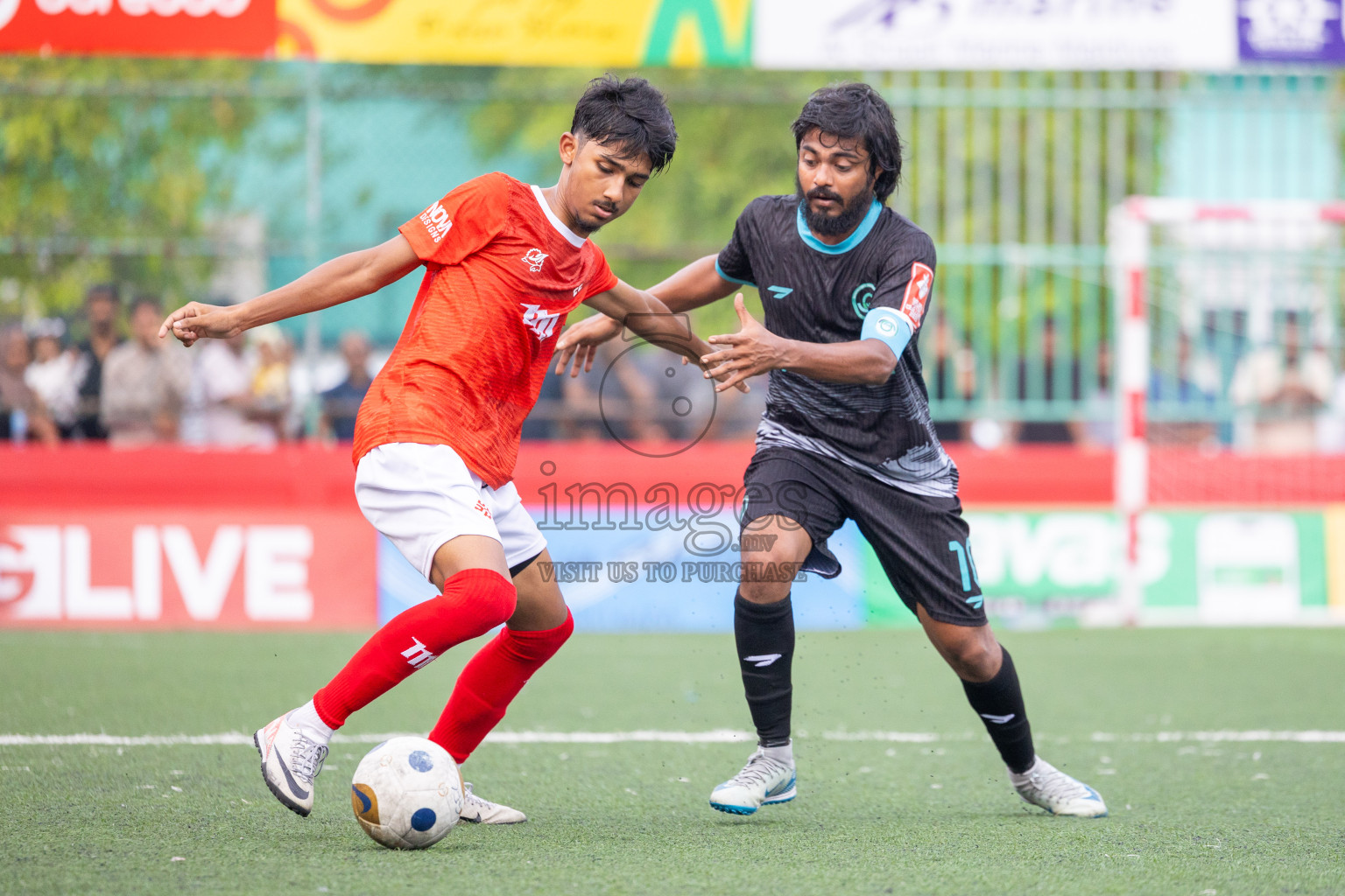 K Kaashidhoo vs K Thulusdhoo in Day 15 of Golden Futsal Challenge 2025 was held on Sunday, 19th January 2025, in Hulhumale', Maldives. Photos: Mohamed Mahfooz Moosa / images.mv