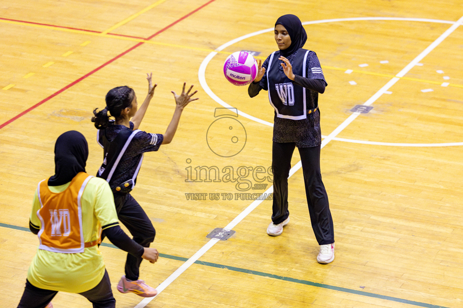 Kulhudhuffushi Youth & Recreation Club vs SC Shining Star in Division 1 of National Netball Tournament 2025 held in Social Center at Male', Maldives on Sunday, 25th May 2025. Photos: Hassan Simah / images.mv