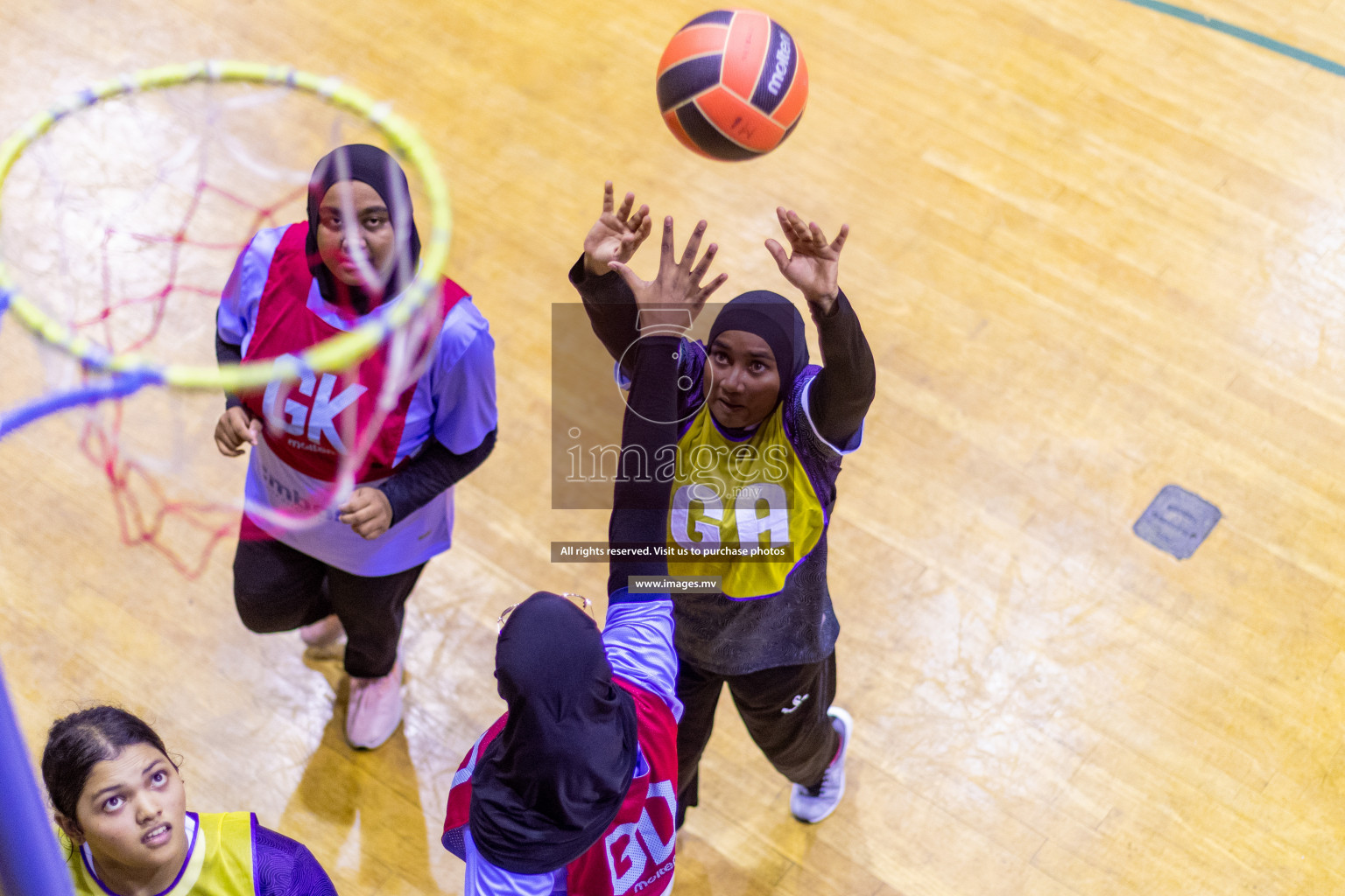 Sports Club Skylark vs Vyansa in the Milo National Netball Tournament 2022 on 17 July 2022, held in Social Center, Male', Maldives. 
Photographer: Hassan Simah / Images.mv