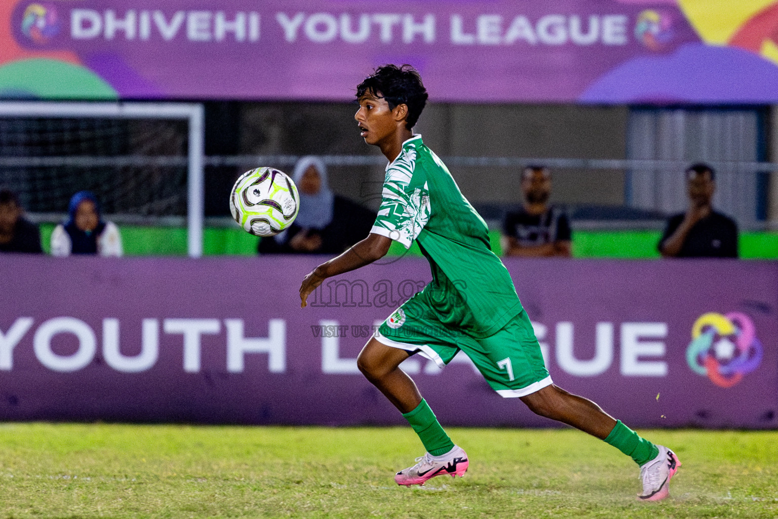 Victory Sports Club vs Hurriyya Sports Club (U14) in Day 9 of Dhivehi Youth League 2024 held at Henveiru Stadium on Saturday, 14th December 2024. Photos: Nausham Waheed / Images.mv