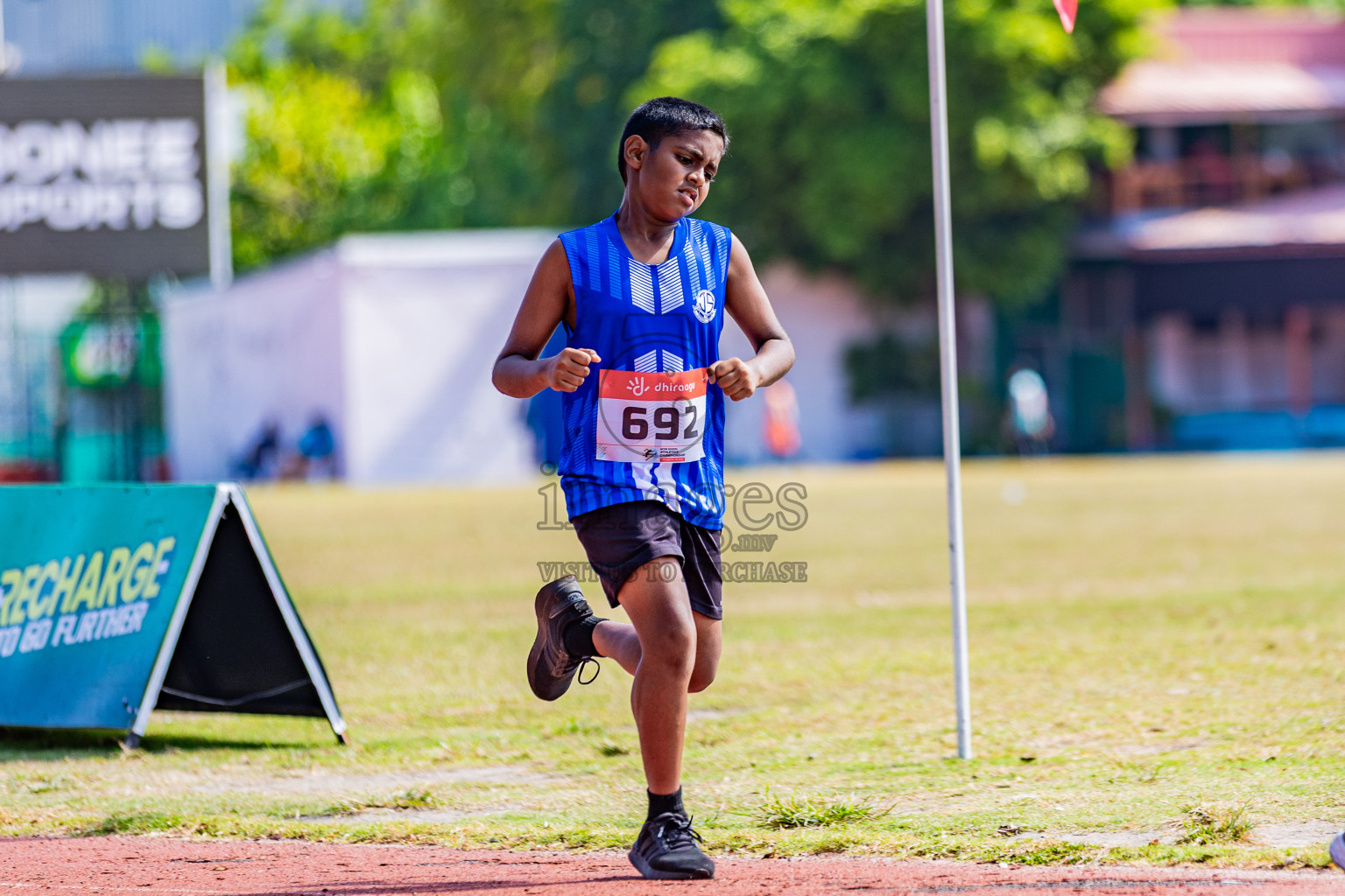 Day 3 of Inter-school Athletics Championship 2025 held in Ekuveni Synthetic Track, Male', Maldives on Wednesday, 08th October 2025. Photos by: Areef Adam / Images.mv