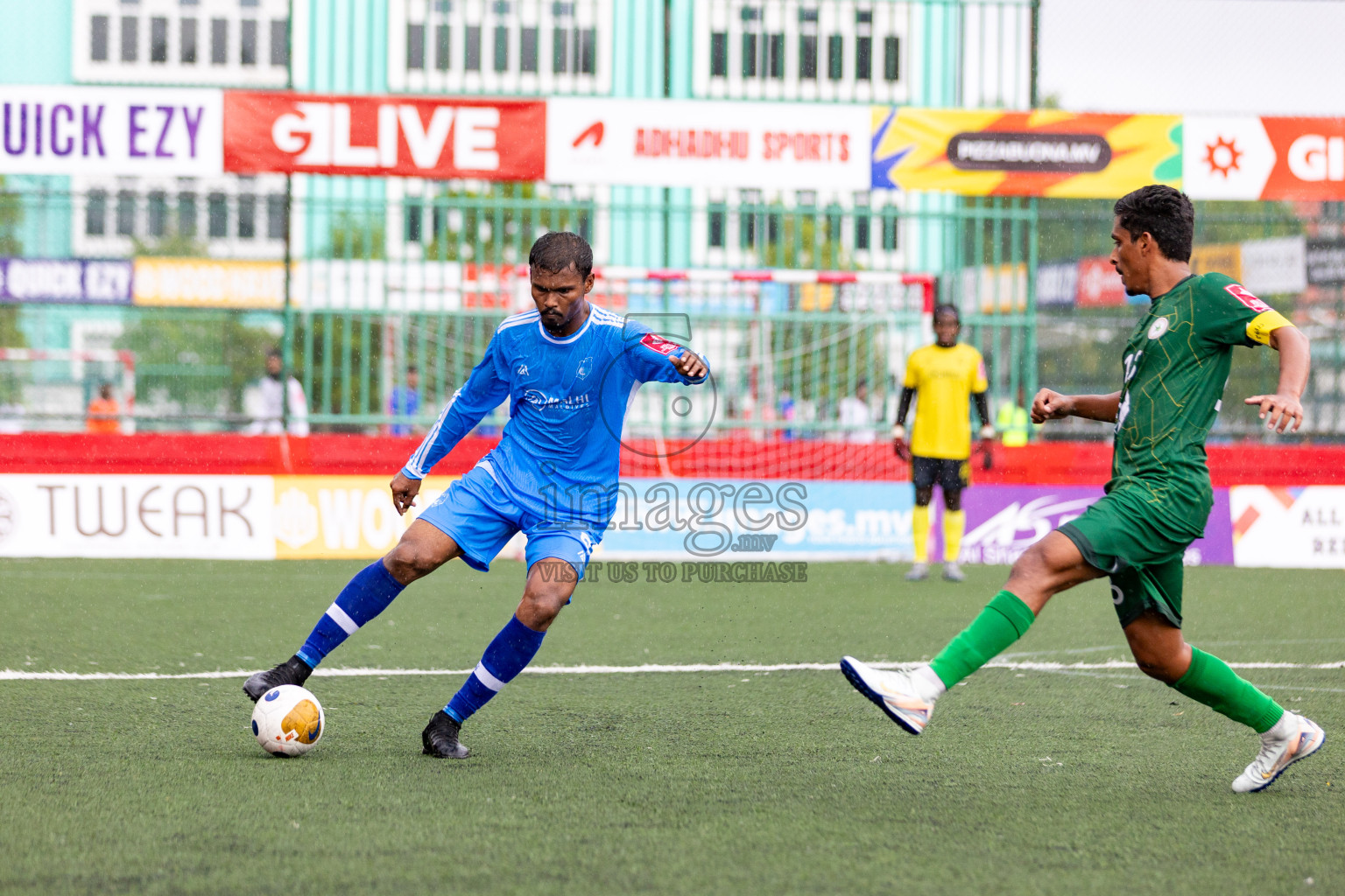 R Maduvvari VS R Alifushi in Day 6 of Golden Futsal Challenge 2025 on Friday, 6th January 2025, in Hulhumale', Maldives 
Photos: Hassan Simah / images.mv