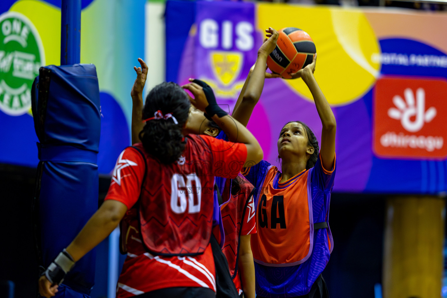 Iskandhar School vs Ghiyasuddin International School in the U15 Finals of Inter-school Netball Tournament held in Social Center at Male', Maldives on Monday, 26th August 2024. Photos: Hassan Simah / images.mv