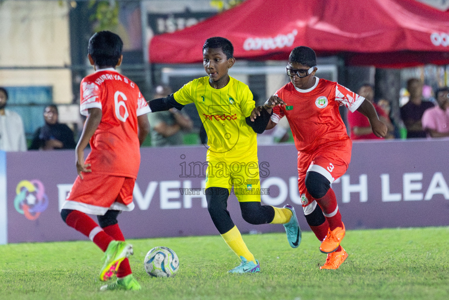 Maziya vs Hurriya (U12) in Day 4 of Dhivehi Youth League 2024 held at Henveiru Stadium on Thursday, 28th November 2024. Photos: Shuu Abdul Sattar/ Images.mv