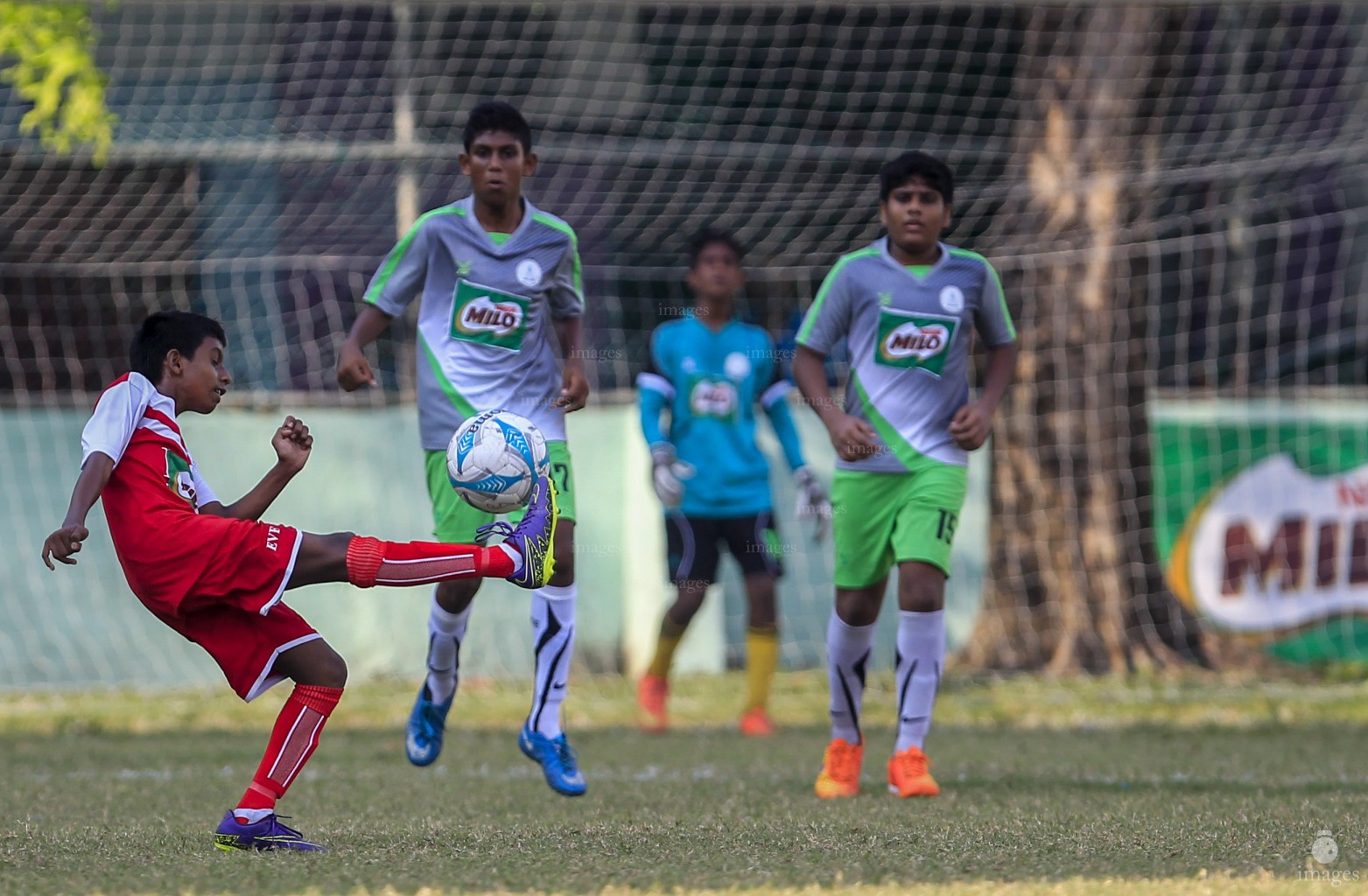 Majeedhiyya  School  vs Ahmadiyya International School in Milo Interschool Football Tournament Under 14 category Sunday, March 20, 2016. (Images.mv Photo: Mohamed Ahsan)