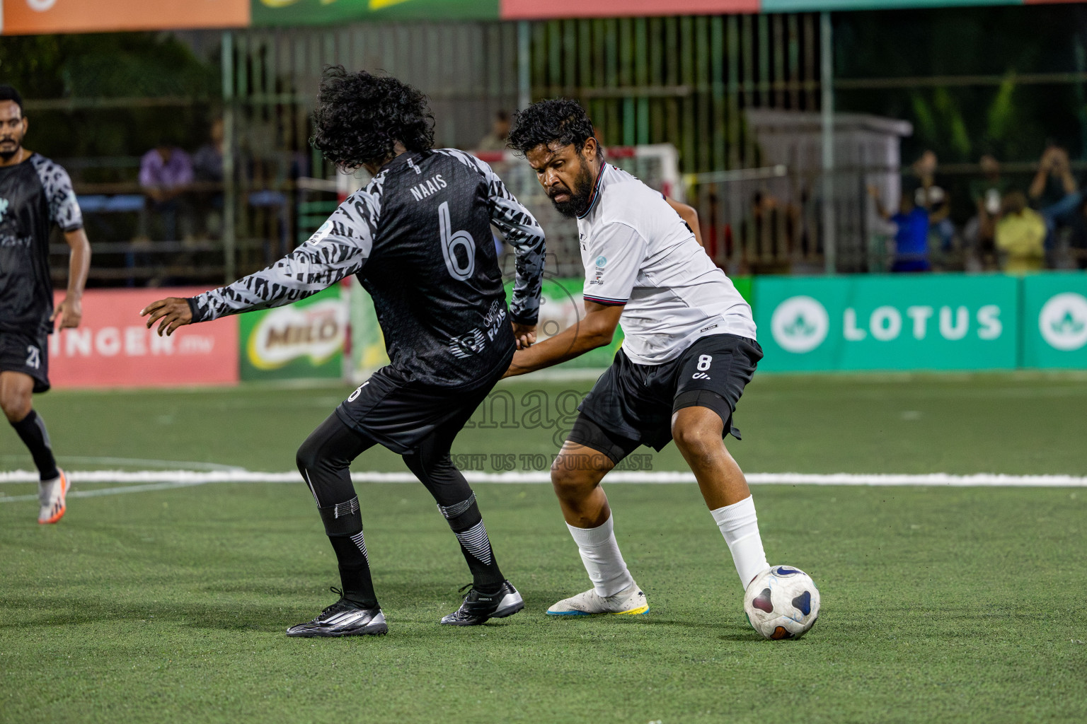 DHAAKHILY CLUB vs KULHIVARU VUZARA CLUB in Club Maldives Classic 2024 held in Rehendi Futsal Ground, Hulhumale', Maldives on Thursday, 12th September 2024. 
Photos: Hassan Simah / images.mv