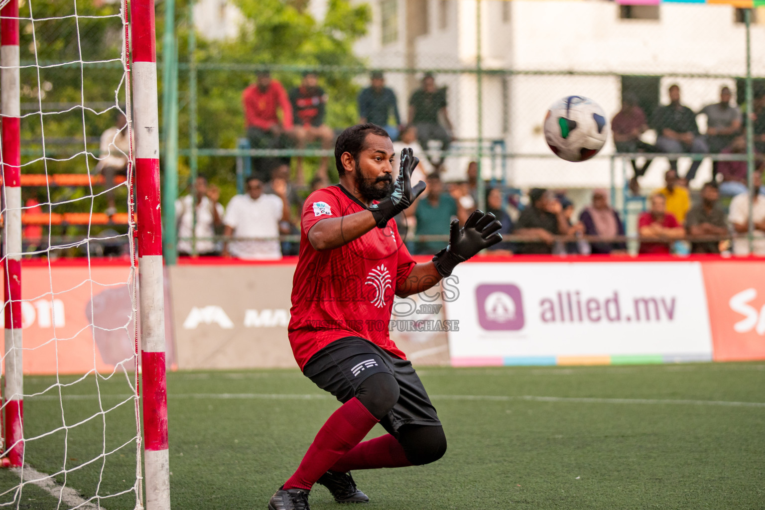 TRADENET VS KULHIVARU VUZARA CLUB in Club Maldives Classic 2024 held in Rehendi Futsal Ground, Hulhumale', Maldives on Friday, 6th September 2024. 
Photos: Hassan Simah / images.mv