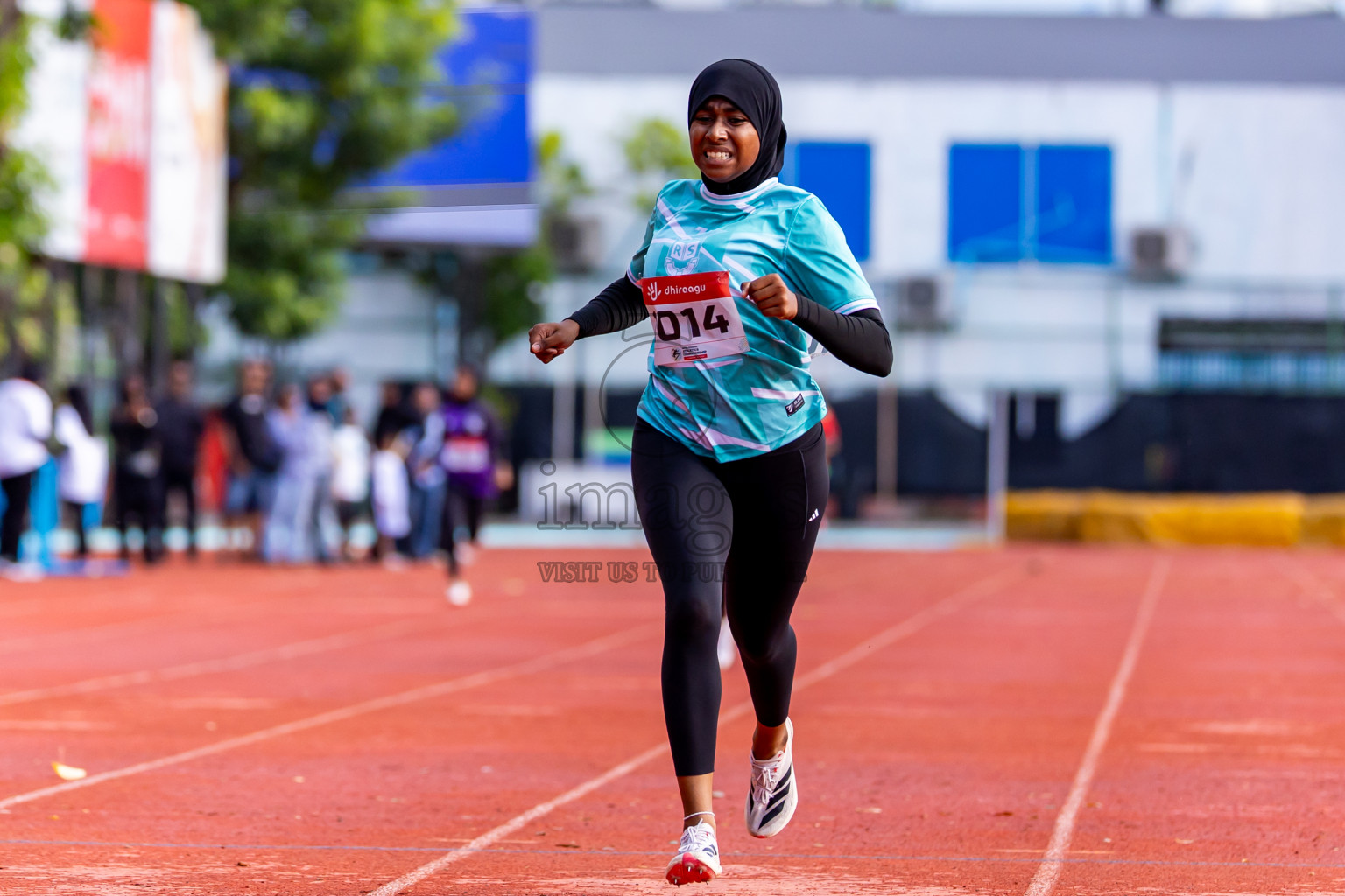 Day 5 of Inter-school Athletics Championship 2025 held in Ekuveni Synthetic Track, Male', Maldives on Saturday, 11th October 2025. Photos by: Nausham Waheed / Images.mv