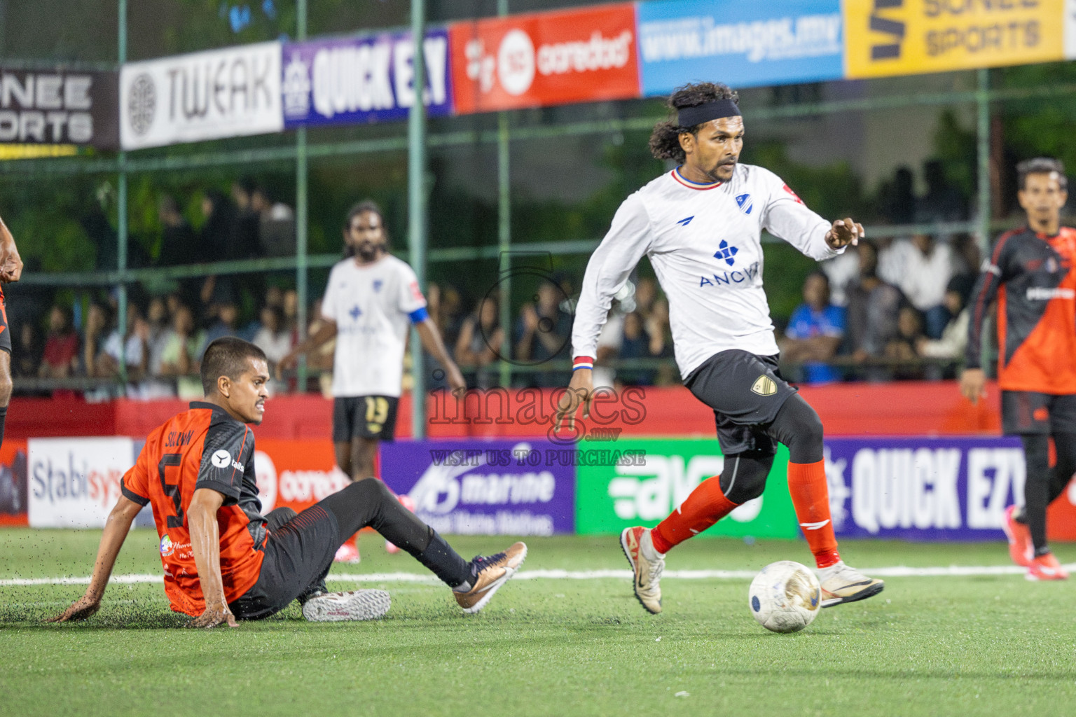 Kuda Huvadhoo vs Mulak in zone round on Day 29 of Golden Futsal Challenge 2025 was held on Sunday , 2nd February 2025, in Hulhumale', Maldives. Photos: Shuu Abdul Sattar / images.mv