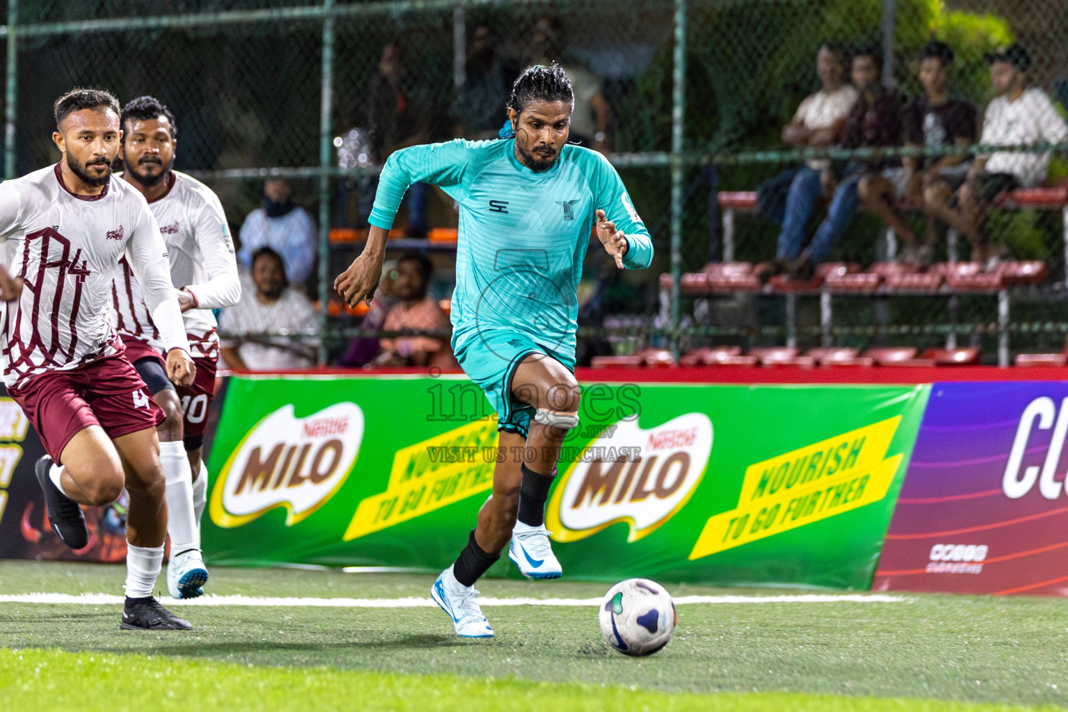 YOUTH RC vs CLUB BINARA in Club Maldives Classic 2024 held in Rehendi Futsal Ground, Hulhumale', Maldives on Tuesday, 10th September 2024. 
Photos: Mohamed Mahfooz Moosa / images.mv