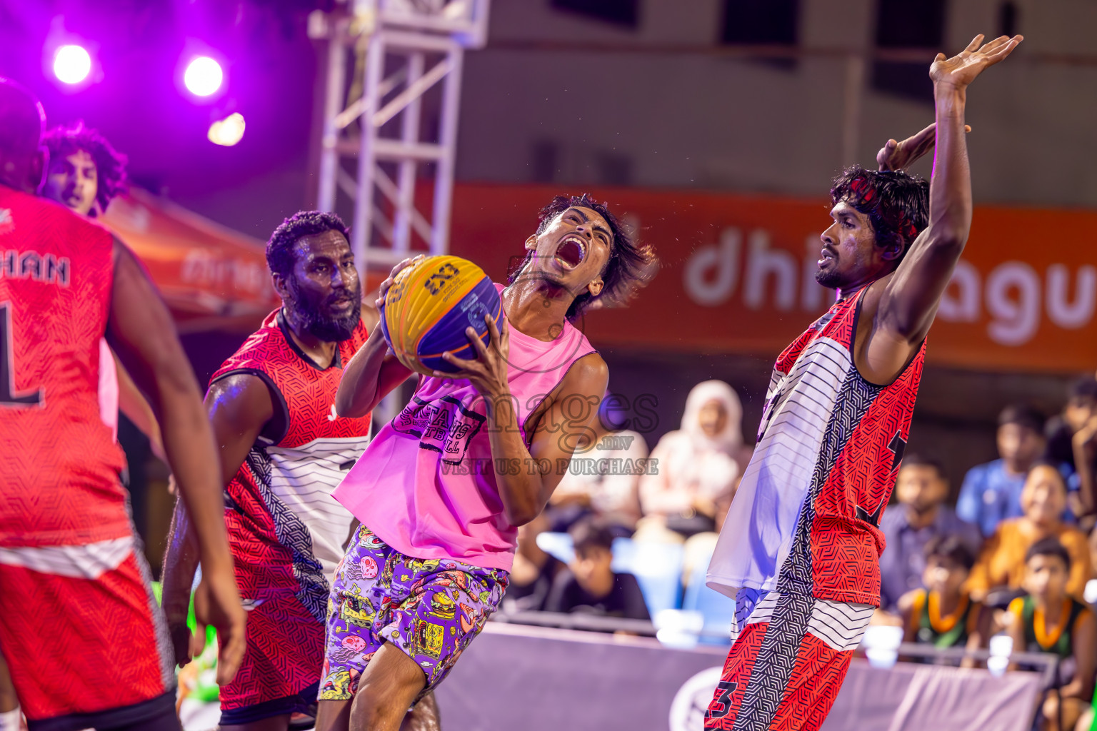 Day 6 of MILO Ramadan 3x3 Challenge 2024 was held in Ekuveni Outdoor Basketball Court at Male', Maldives on Sunday, 18th March 2024.
Photos: Ismail Thoriq / images.mv