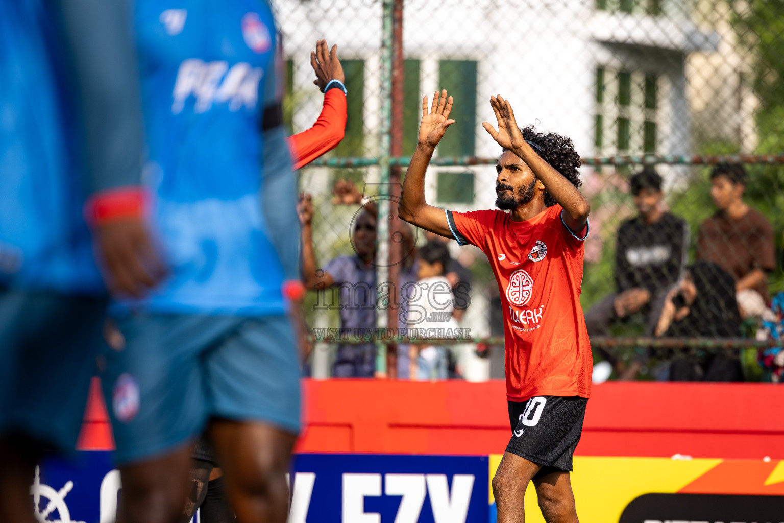 Th Dhiyamigili vs Th Omadhoo in Day 14 of Golden Futsal Challenge 2025 was held on Saturday, 18th January 2025, in Hulhumale', Maldives. 
Photos: Hassan Simah / images.mv