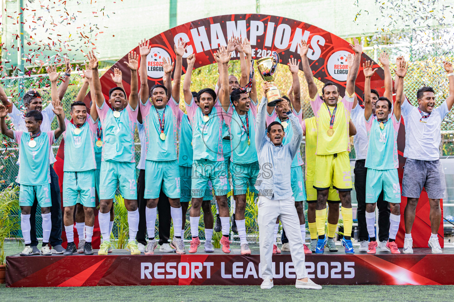 Resort League 2025 Raa Zone - Final Match
Joali vs kothaifaru in Resort League 2025 (Raa Zone) was held on Thursday, 21th august 2025 in JOALI Maldives Resort, Raa Atoll, Maldives. Photos: Areef Adam / images.mv