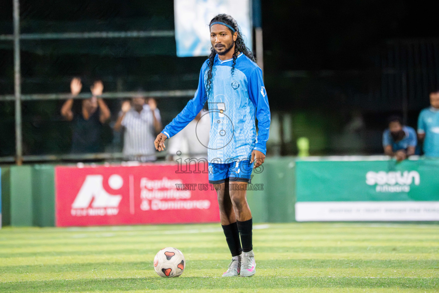 Foemathi VS Laamu Blues in Day 3 - Fonadhoo Youth Futsal Challenge 2025 held in Fonadhoo Futsal Stadium, L. Fonadhoo, Maldives on Tuesdat, 28th October 2025 Photos: Arif Rasheed / images.mv