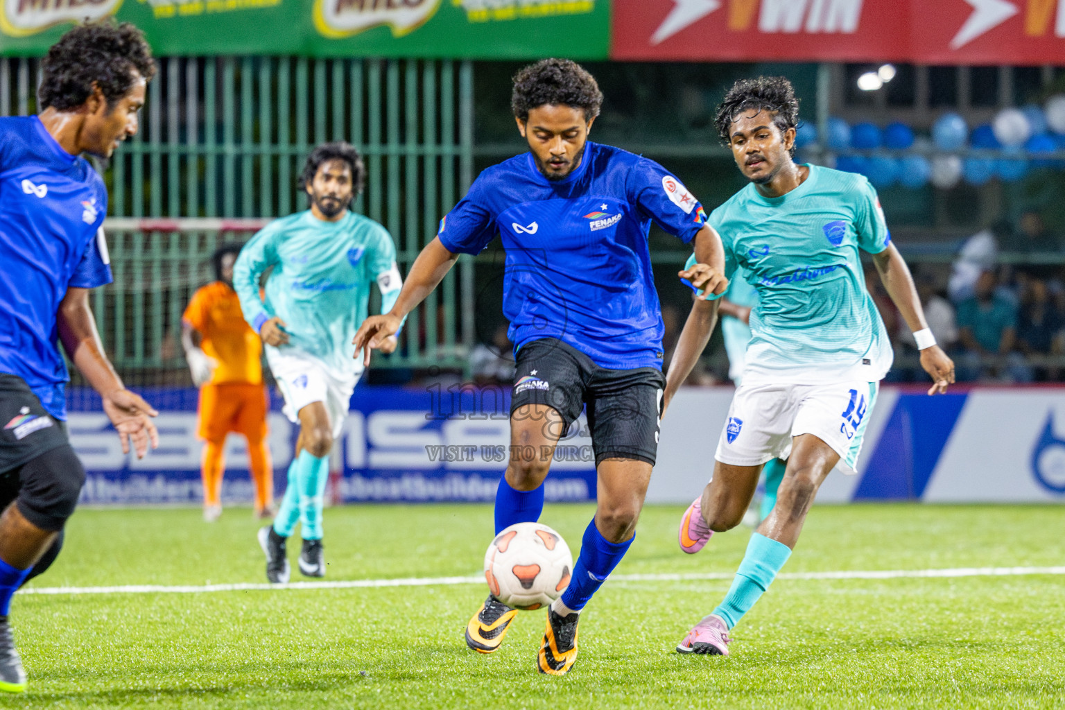 Team FENAKA vs MSRC (Maldivian) in Day 8 of Club Maldives Cup 2025 was held in Rehendhi Futsal Ground, Hulhumale', Maldives on Wednesday, 8th October 2025.
Photos: Ismail Thoriq / images.mv