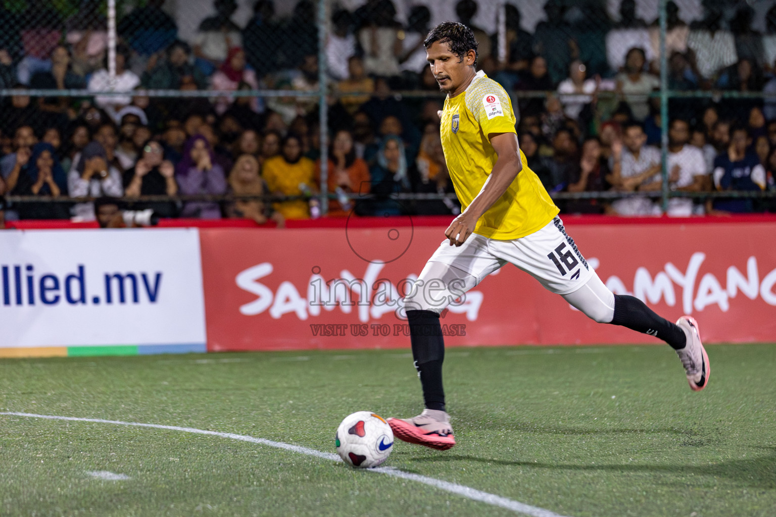 RRC vs MPL in the Semi Finals of Club Maldives Cup 2024 held in Rehendi Futsal Ground, Hulhumale', Maldives on Monday, 14th October 2024. Photos: Hassan Simah / images.mv