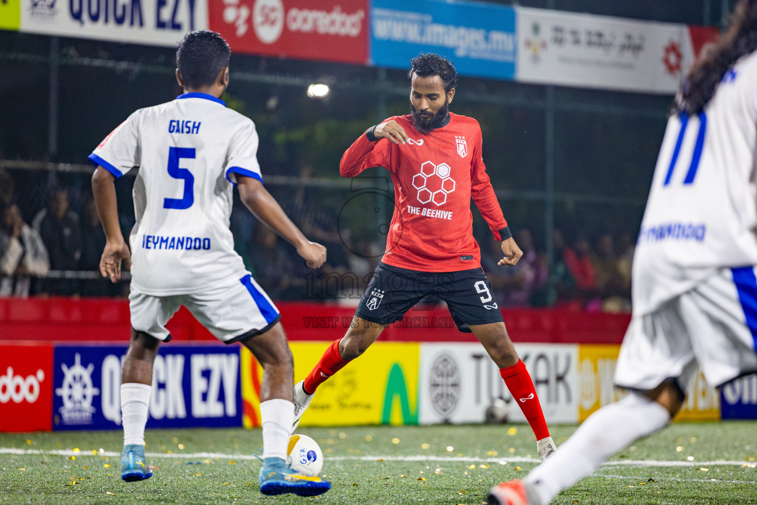 Th Thimarafushi VS Th Veymandoo in Atoll Round Semi-Final on Day 22 of Golden Futsal Challenge 2025 was held on Sunday , 26th January 2025, in Hulhumale', Maldives. Photos: Nausham Waheed / images.mv