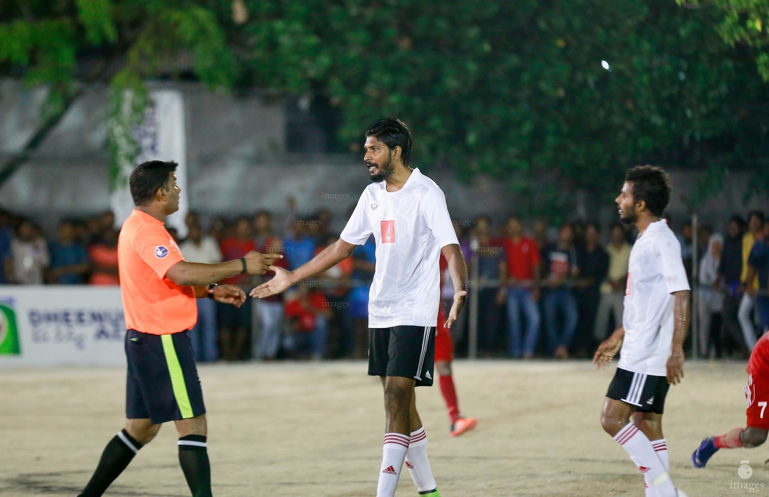 Day 2, Round 2 of Milo Club Maldives Cup in Male', Maldives, Thursday, April. 15, 2016.(Images.mv Photo/ Hussain Sinan).
