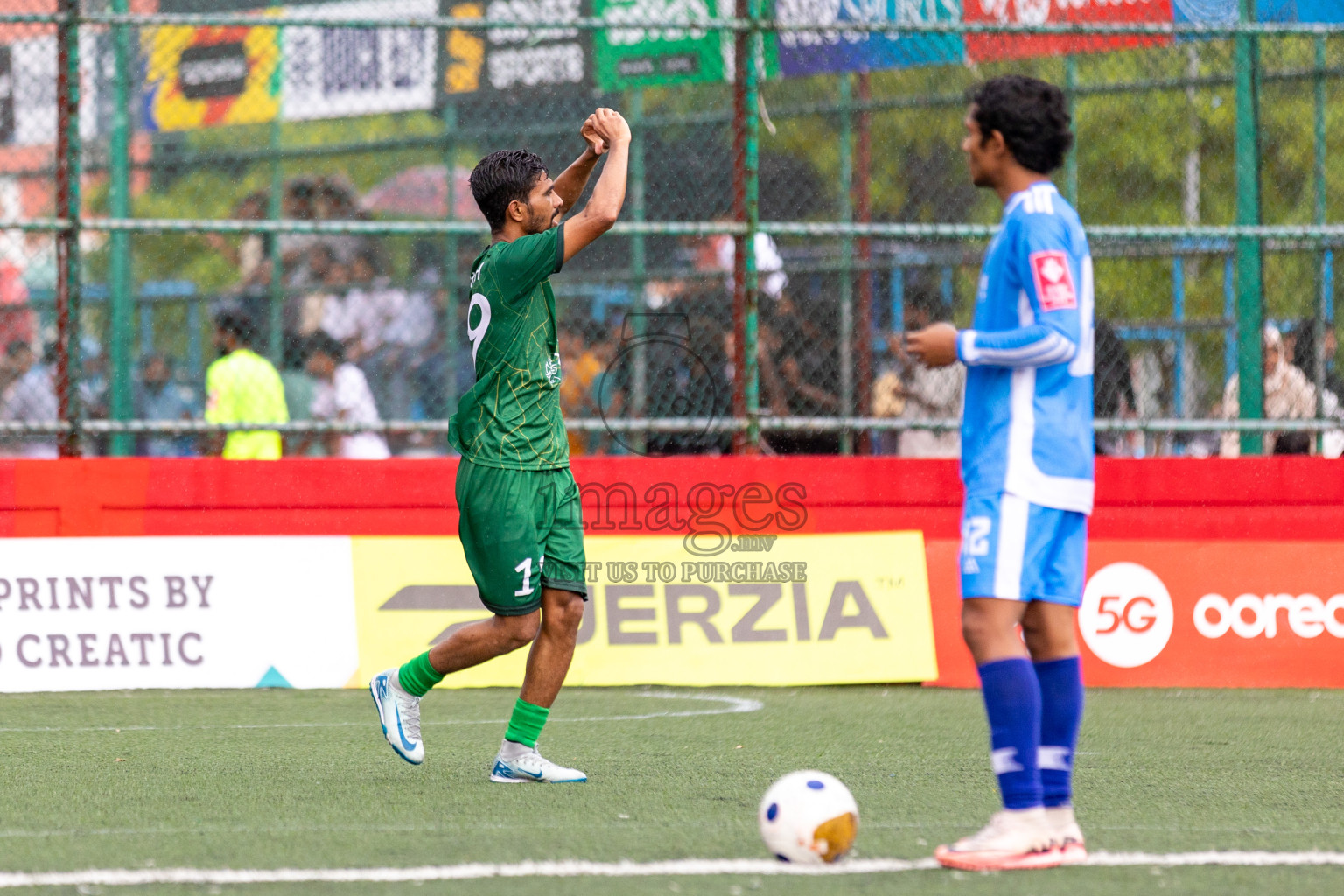 R Maduvvari VS R Alifushi in Day 6 of Golden Futsal Challenge 2025 on Friday, 6th January 2025, in Hulhumale', Maldives 
Photos: Hassan Simah / images.mv