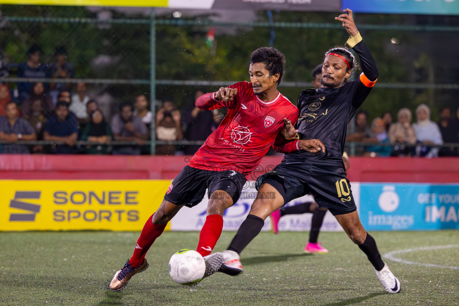 ADh Maamigili vs ADh Mahibadhoo on Day 36 of Golden Futsal Challenge 2024 was held on Wednesday, 21st February 2024, in Hulhumale', Maldives
Photos: Ismail Thoriq, / images.mv