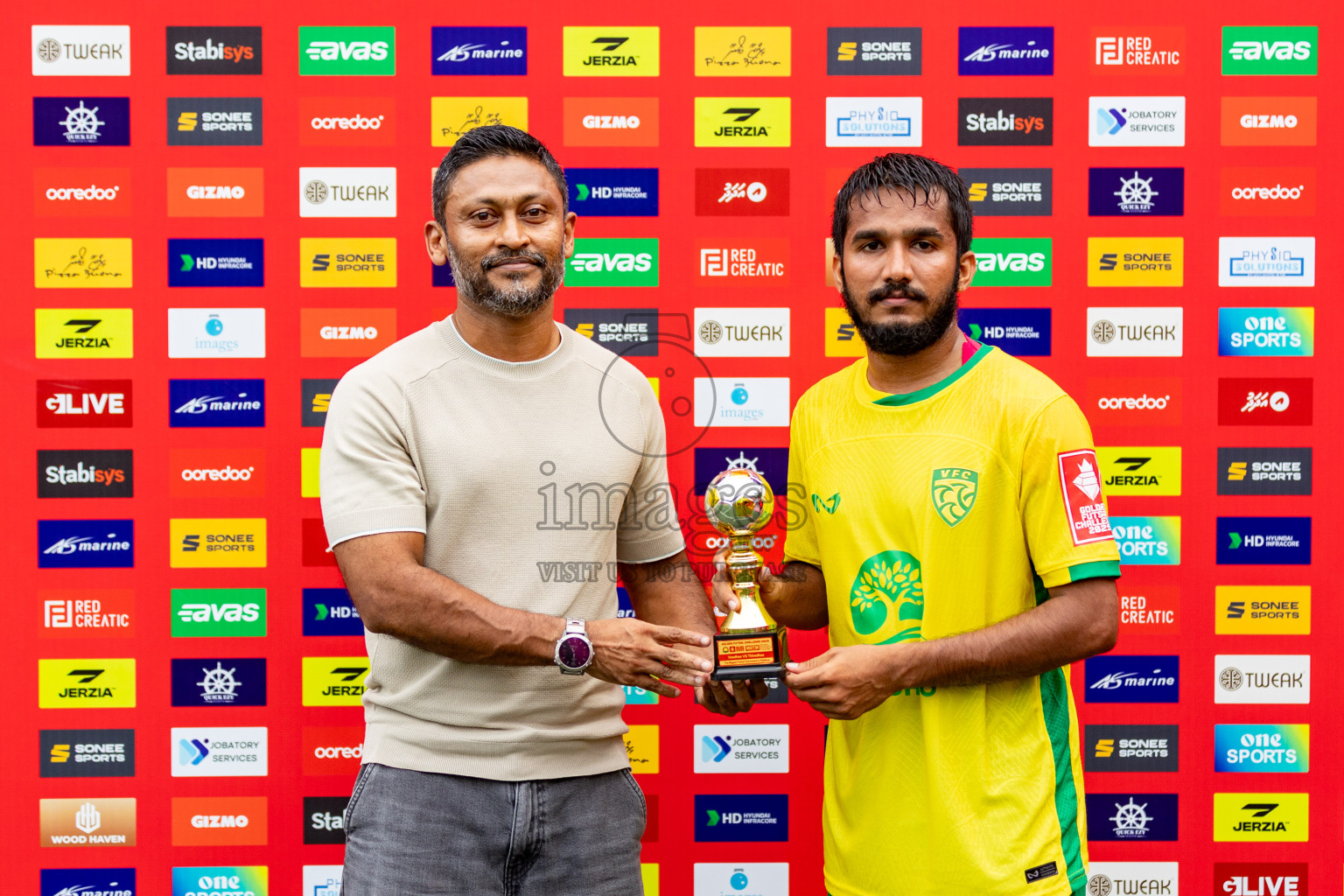 GDh Vaadhoo VS GDh Thinadhoo in Atoll Round Semi-Final on Day 20 of Golden Futsal Challenge 2025 was held on Friday, 24 January 2025, in Hulhumale', Maldives. 
Photos: Hassan Simah / images.mv