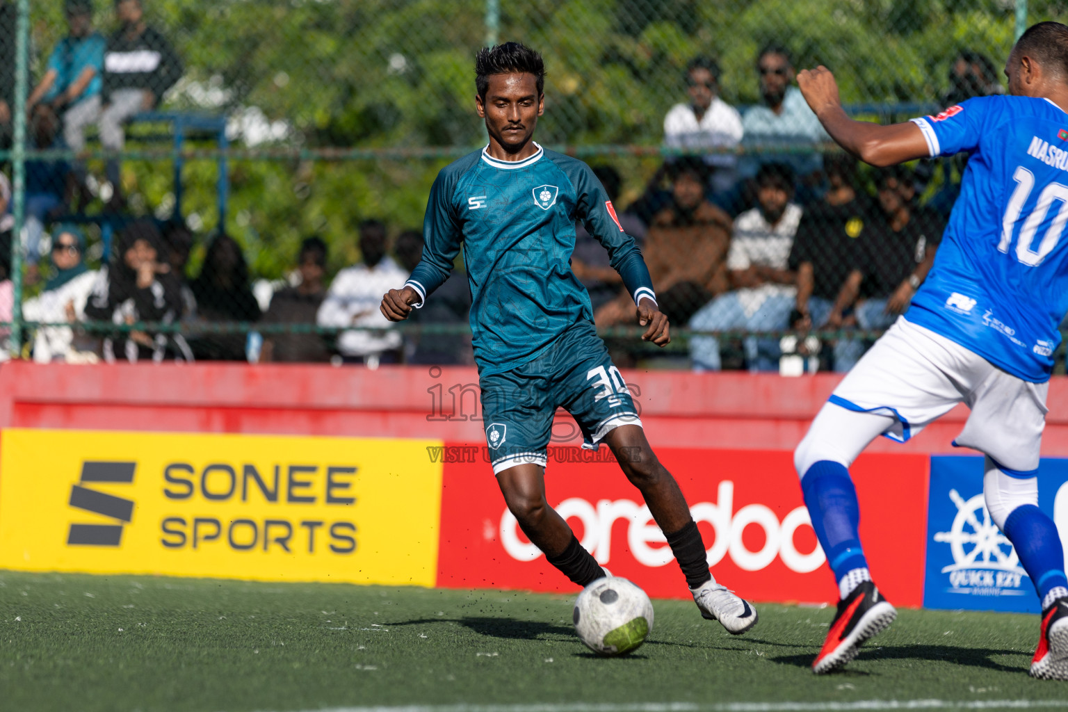 R Dhuvaafaru VS R Hulhudhuffaaru in Day 13 of Golden Futsal Challenge 2024 was held on Saturday, 27th January 2024, in Hulhumale', Maldives Photos: Nausham Waheed / images.mv