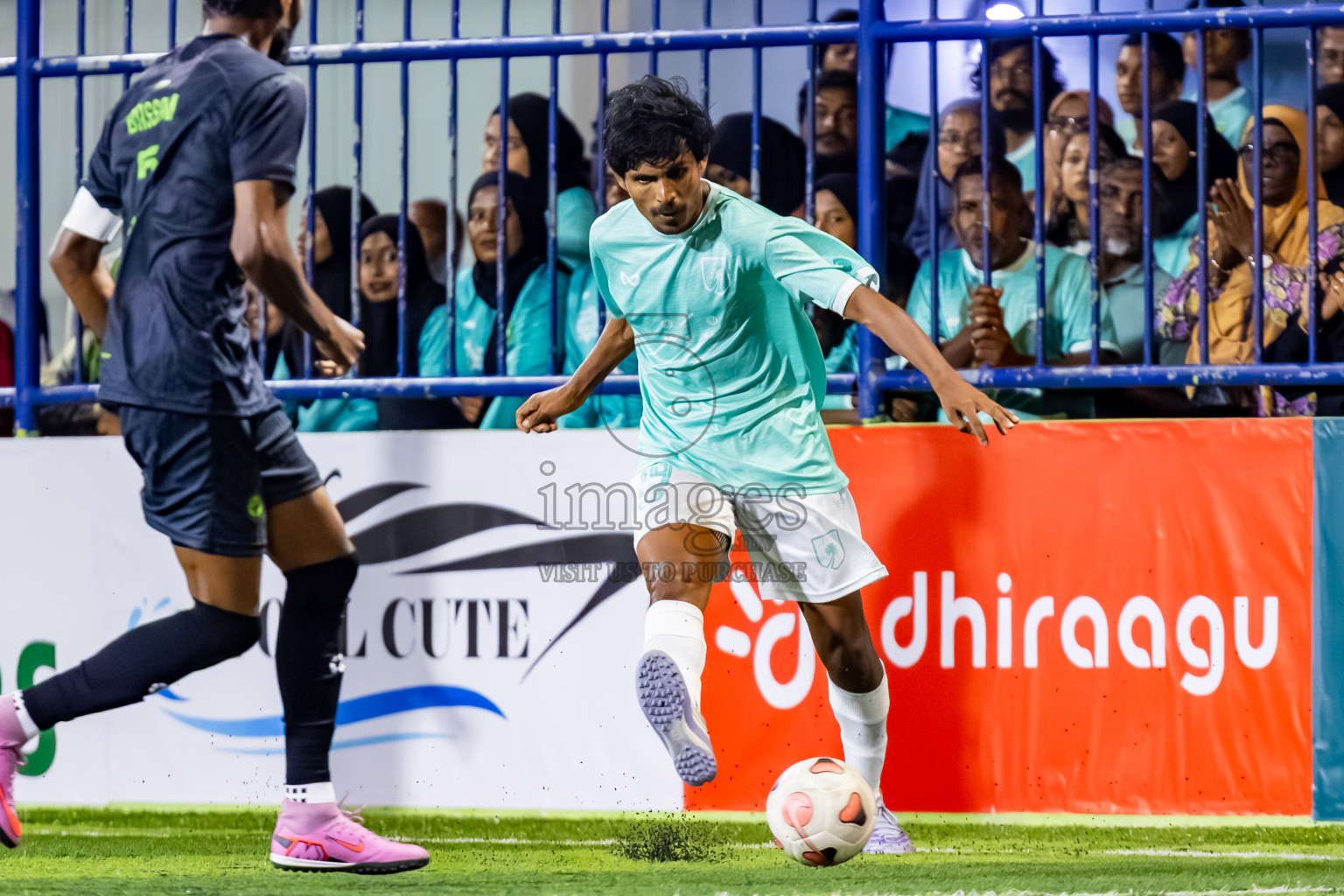 Dhonfan vs Fehendhoo in Day 1 of Better in Baa Futsal Fiesta 2025 Man's division held in B. Eydhafushi, Maldives on Wednesday, 5th November 2025. Photos: Nausham Waheed / images.mv
