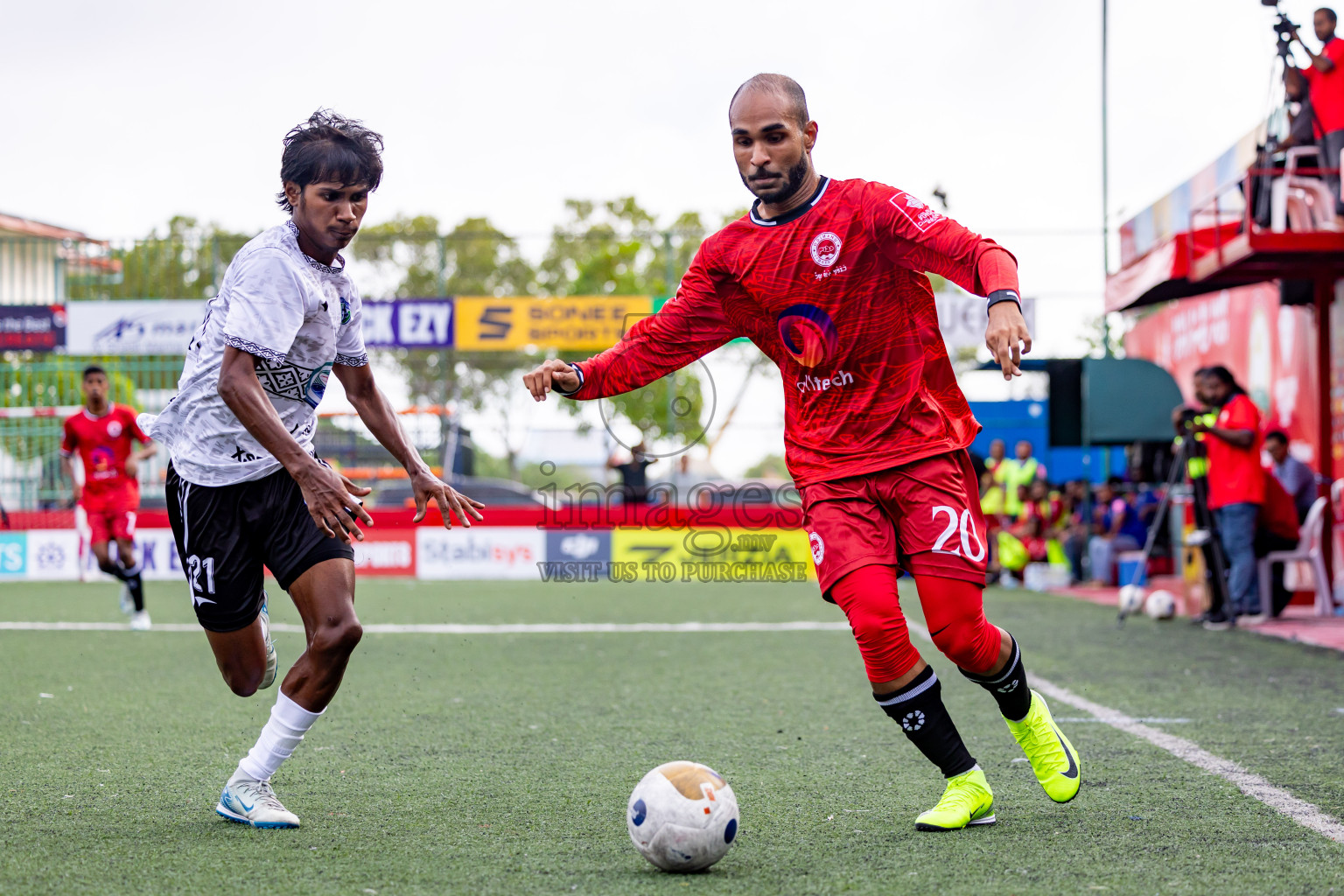 GDh Madaveli vs GDh Faresmaathodaa in Day 12 of Golden Futsal Challenge 2025 was held on Thursday, 16th January 2025, in Hulhumale', Maldives Photos: Nausham Waheed  / images.mv