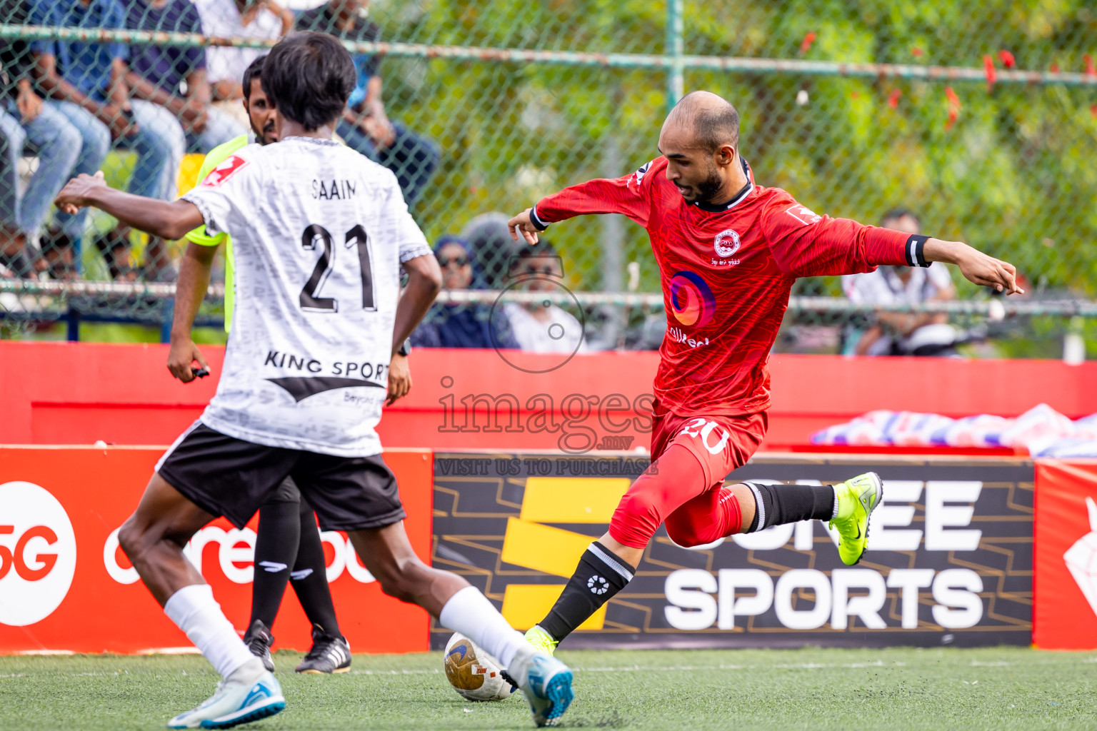 GDh Madaveli vs GDh Faresmaathodaa in Day 12 of Golden Futsal Challenge 2025 was held on Thursday, 16th January 2025, in Hulhumale', Maldives Photos: Nausham Waheed  / images.mv