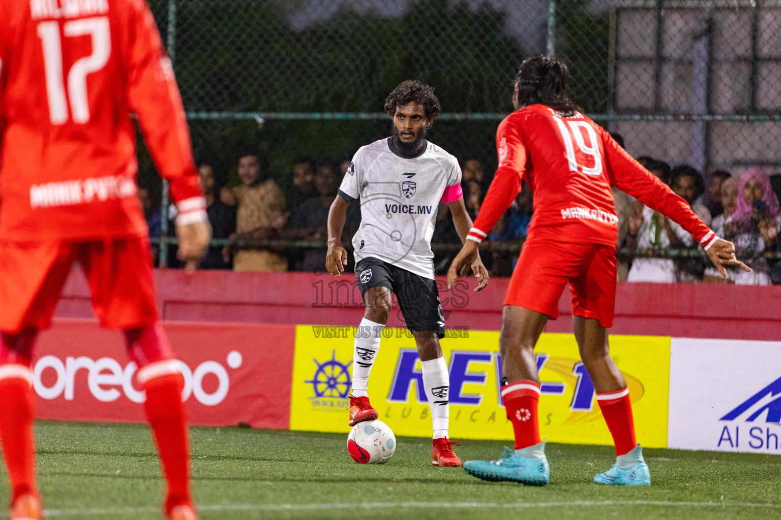 R Fainu vs R Inguraidhoo in Golden Futsal Challenge 2024 was held on Tuesday, 16th January 2024, in Hulhumale', Maldives
Photos: Ismail Thoriq / images.mv