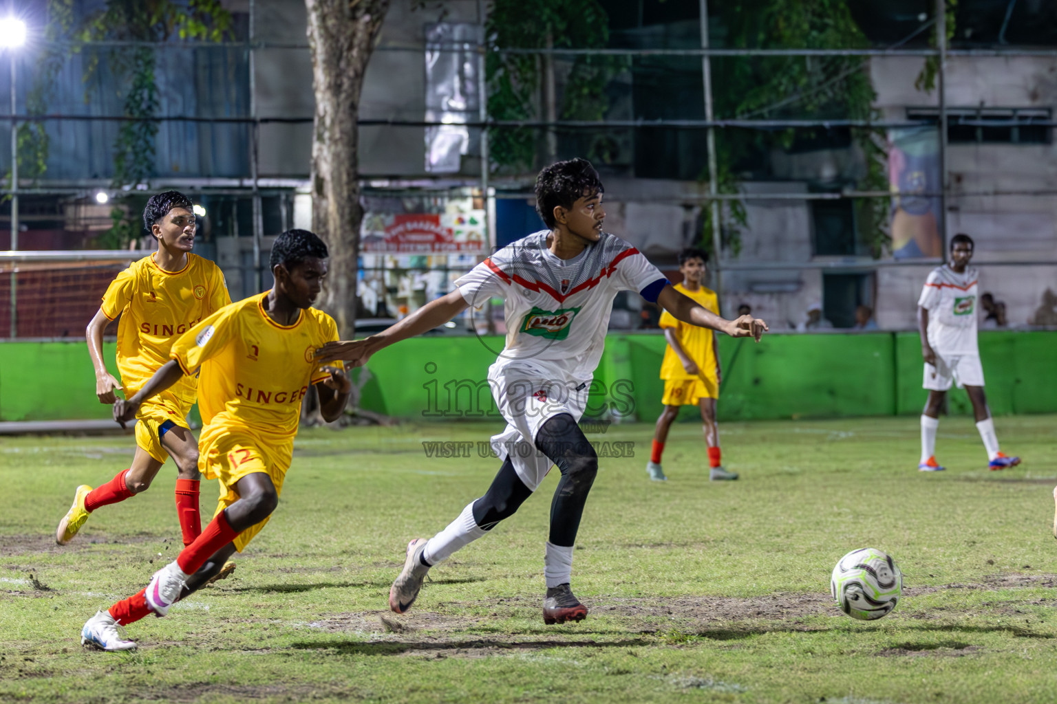 Day 10 of Dhivehi Youth League 2024 was held at Henveiru Stadium, Male', Maldives on Sunday, 15th December 2024.
Photos: Ismail Thoriq / Images.mv