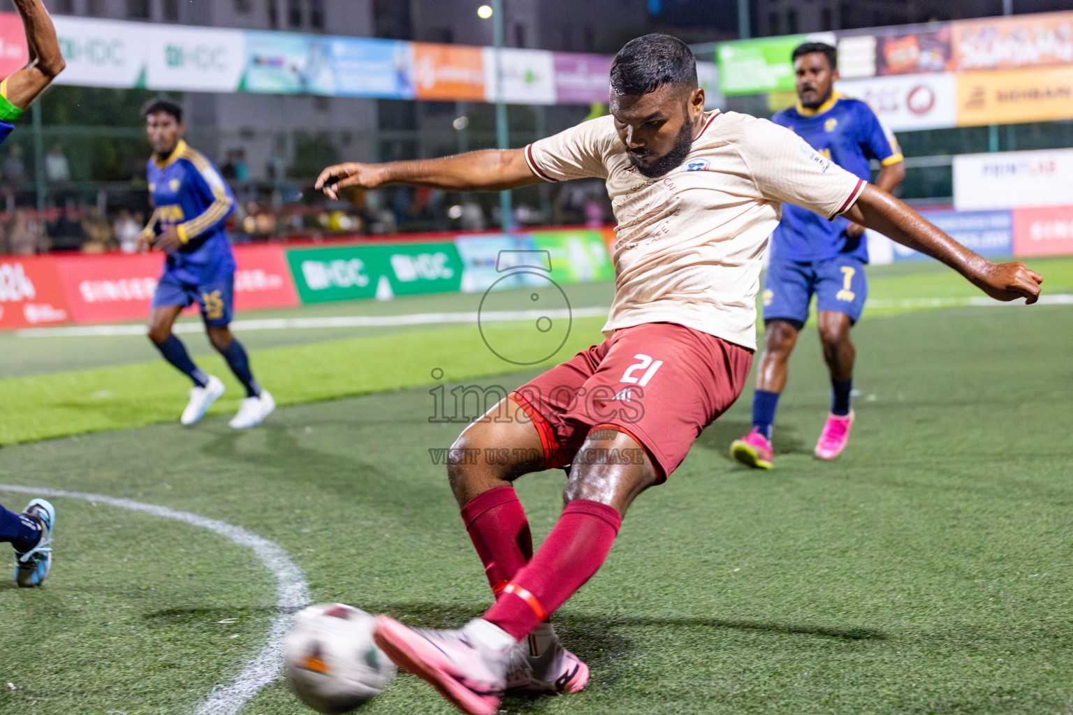 CLUB 220 vs HPSN in the Quarter Finals of Club Maldives Classic 2024 held in Rehendi Futsal Ground, Hulhumale', Maldives on Tuesday, 17th September 2024. 
Photos: Hassan Simah / images.mv