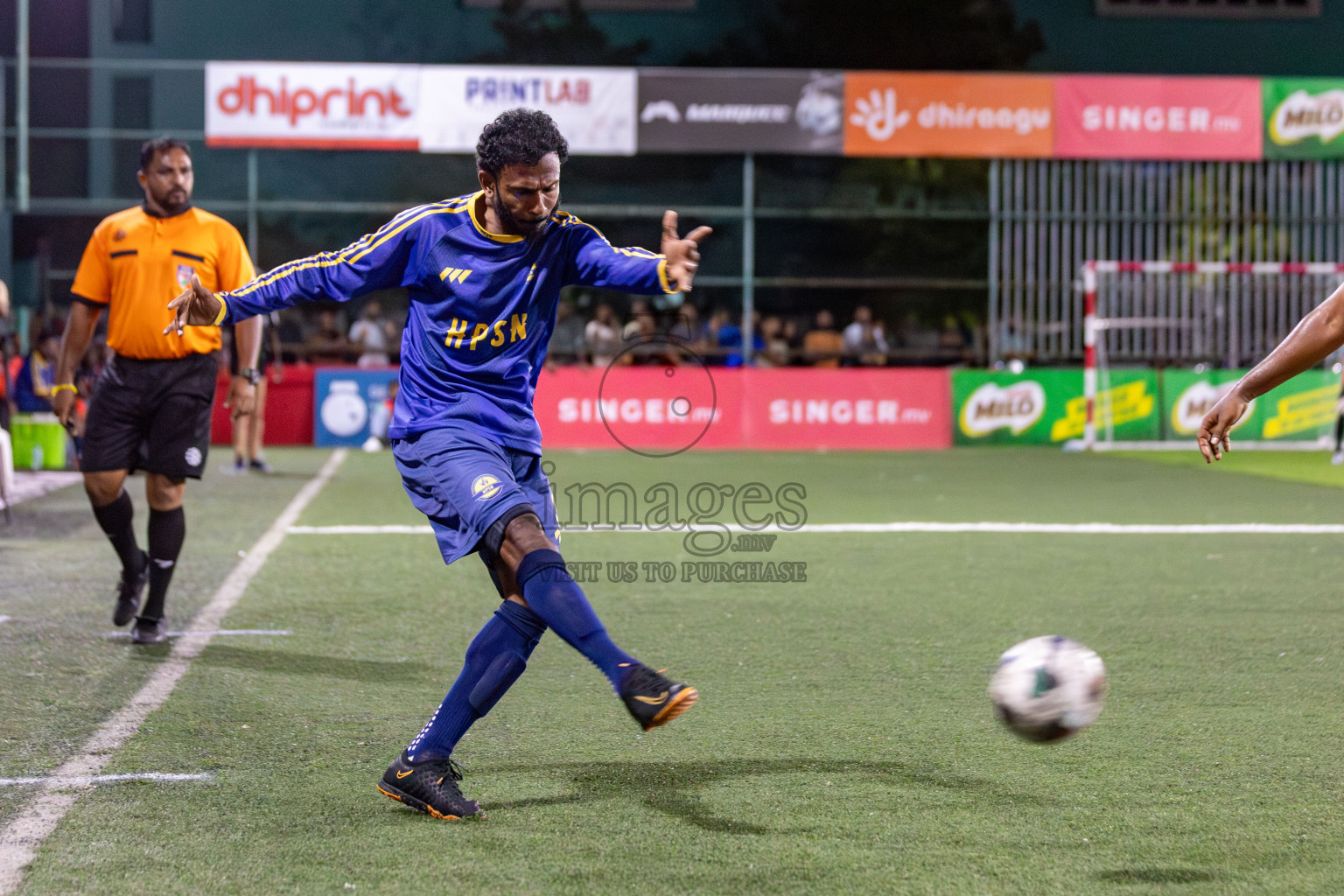 CLUB 220 vs HPSN in the Quarter Finals of Club Maldives Classic 2024 held in Rehendi Futsal Ground, Hulhumale', Maldives on Tuesday, 17th September 2024. 
Photos: Hassan Simah / images.mv