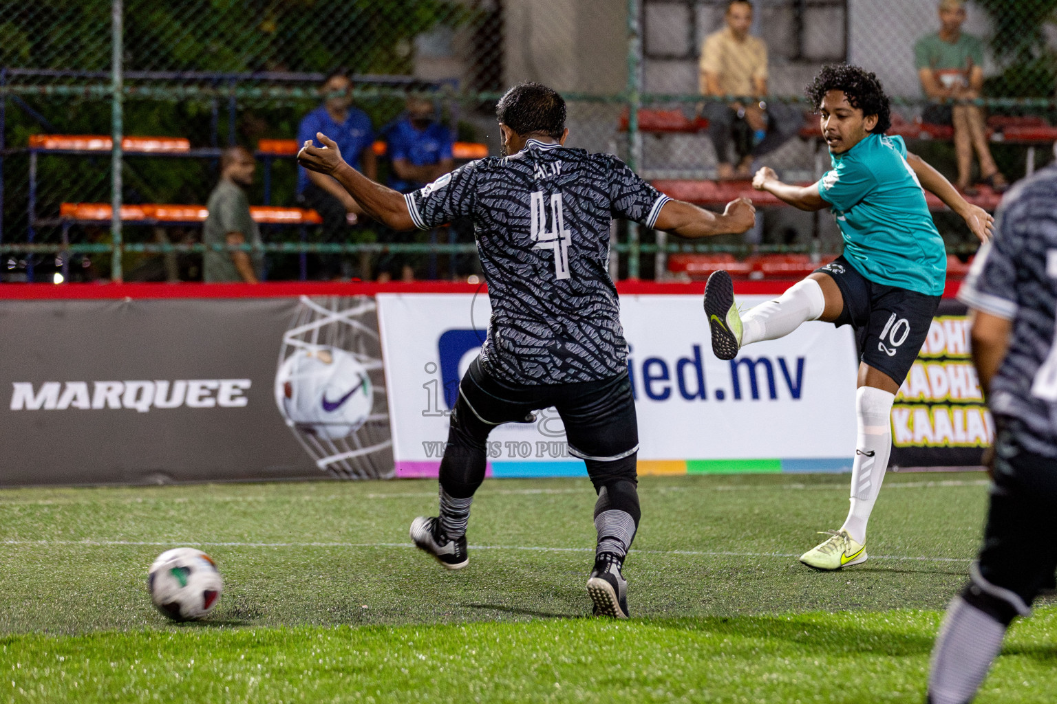 MIRA RC VS CLUB CVC in Club Maldives Classic 2024 held in Rehendi Futsal Ground, Hulhumale', Maldives on Sunday, 8th September 2024. 
Photos: Hassan Simah / images.mv