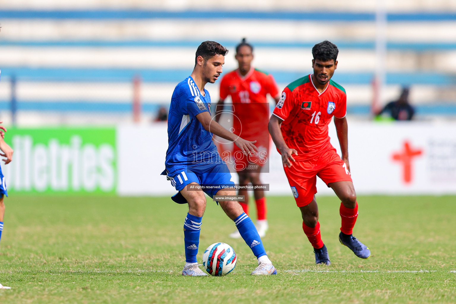 Kuwait vs Bangladesh in the Semi-final of SAFF Championship 2023 held in Sree Kanteerava Stadium, Bengaluru, India, on Saturday, 1st July 2023. Photos: Nausham Waheed, Hassan Simah / images.mv