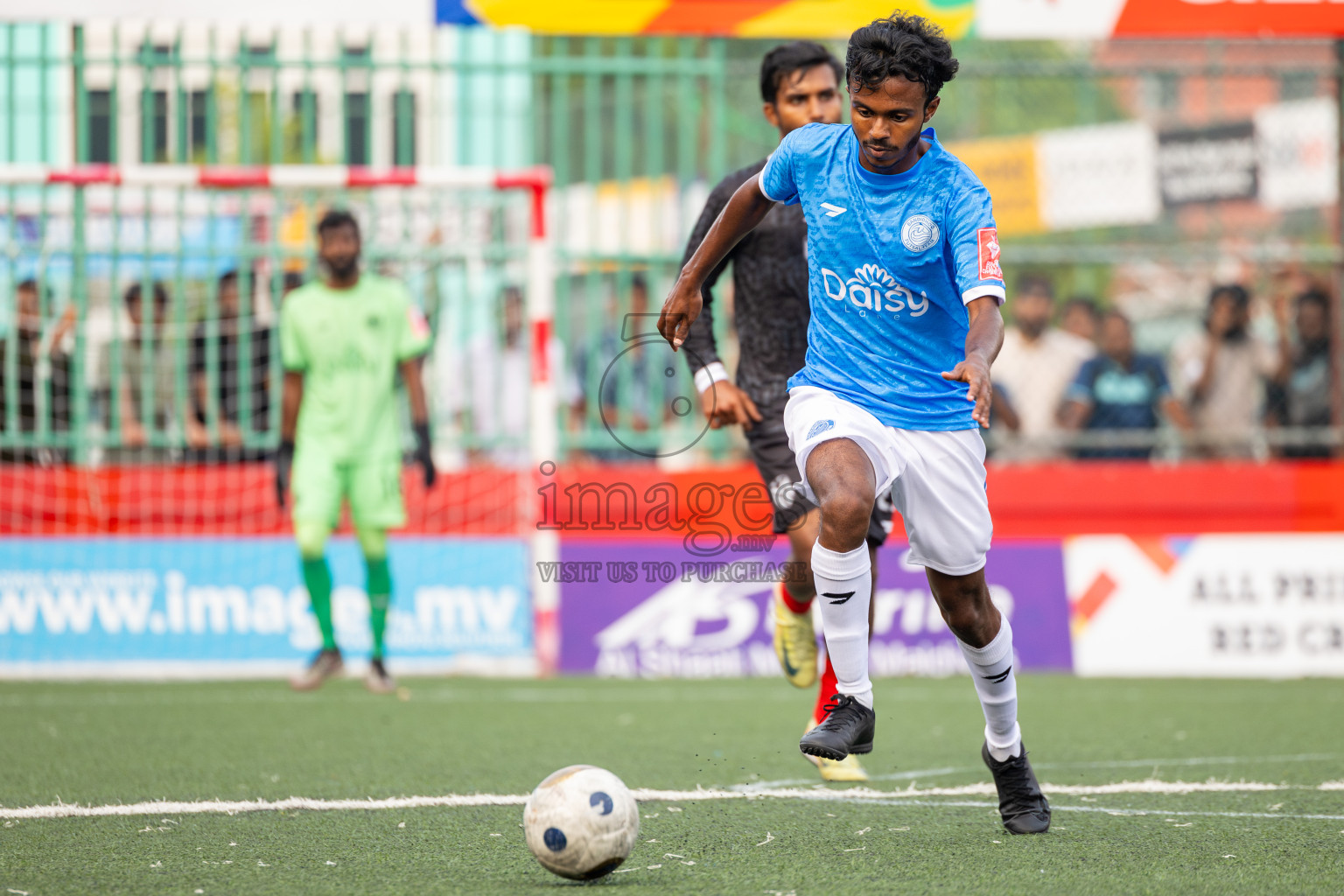 Dh Bandidhoo vs Dh Maaenboodhoo in Day 13 of Golden Futsal Challenge 2025 was held on Friday, 17th January 2025, in Hulhumale', Maldives Photos: Ismail Thoriq / images.mv