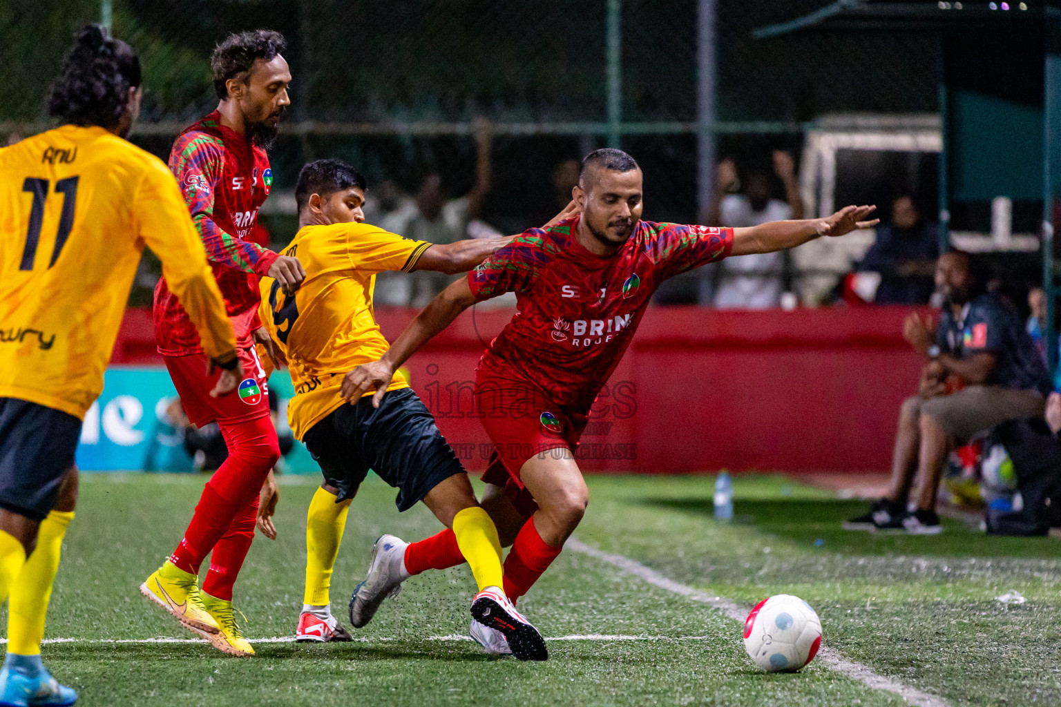 GDh. Thinadhoo  VS  GDh. Gadhdhoo in Day 17 of Golden Futsal Challenge 2024 was held on Wednesday, 31st January 2024, in Hulhumale', Maldives Photos: Hassan Simah / images.mv