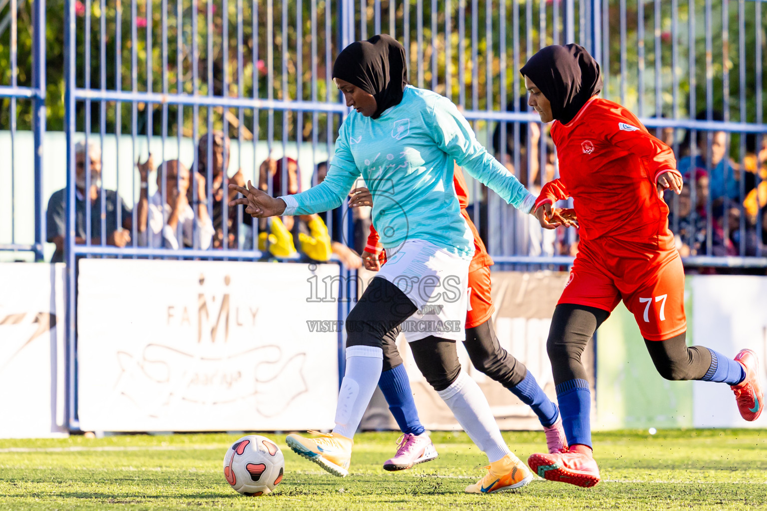 Dhonfanu vs Eydhafushi in Day 1 of Better in Baa Futsal Fiesta 2025 Woman's division held in B. Eydhafushi, Maldives on Wednesday, 5th November 2025. Photos: Nausham Waheed / images.mv