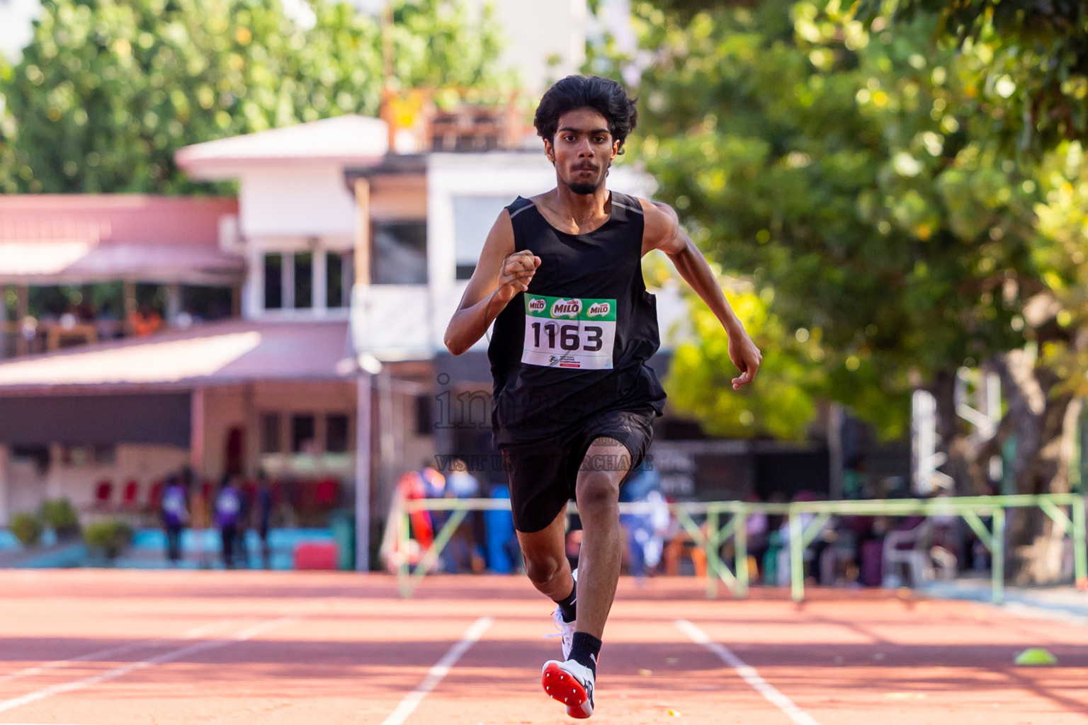 Day 2 of Inter-school Athletics Championship 2025 held in Ekuveni Synthetic Track, Male', Maldives on Tuesday, 07th October 2025. Photos by: Nausham Waheed / Images.mv
