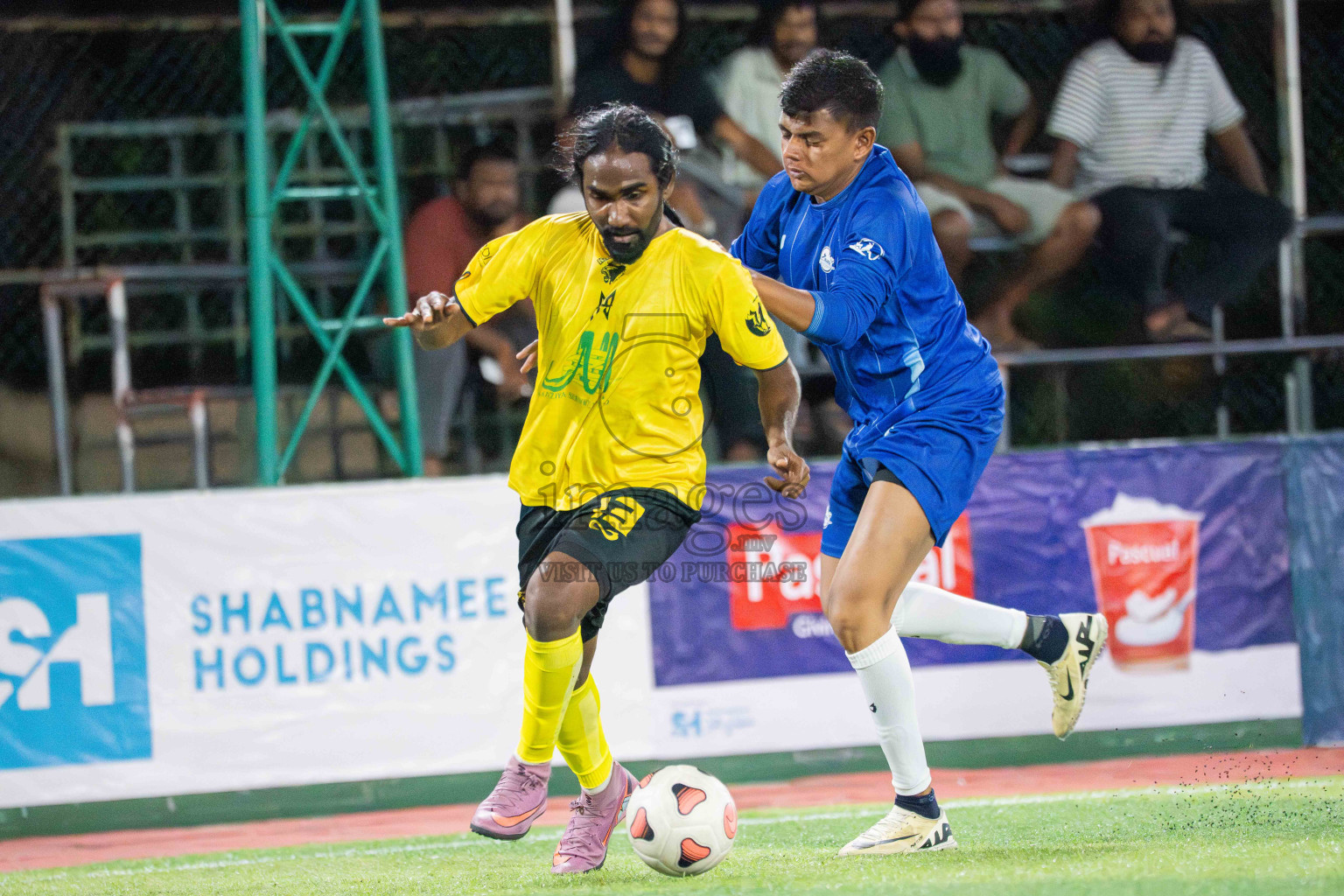 Kanmathi SC VS Laamu Blues in Day 1 - Fonadhoo Youth Futsal Challenge 2025 was held in Fonadhoo Futsal Stadium, L. Fonadhoo, Maldives on Sunday, 26th October 2025 Photos: Arif Rasheed / images.mv