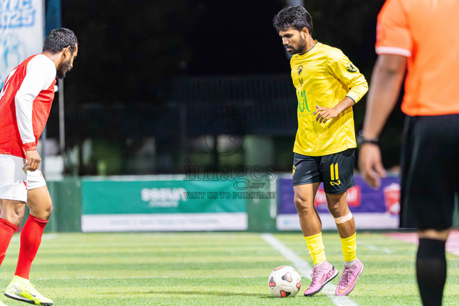 Kanmathi SC VS BEST in Day 4 - Fonadhoo Youth Futsal Challenge 2025 held in Fonadhoo Futsal Stadium, L. Fonadhoo, Maldives on Wednesday, 29th October 2025 Photos: Arif Rasheed / images.mv