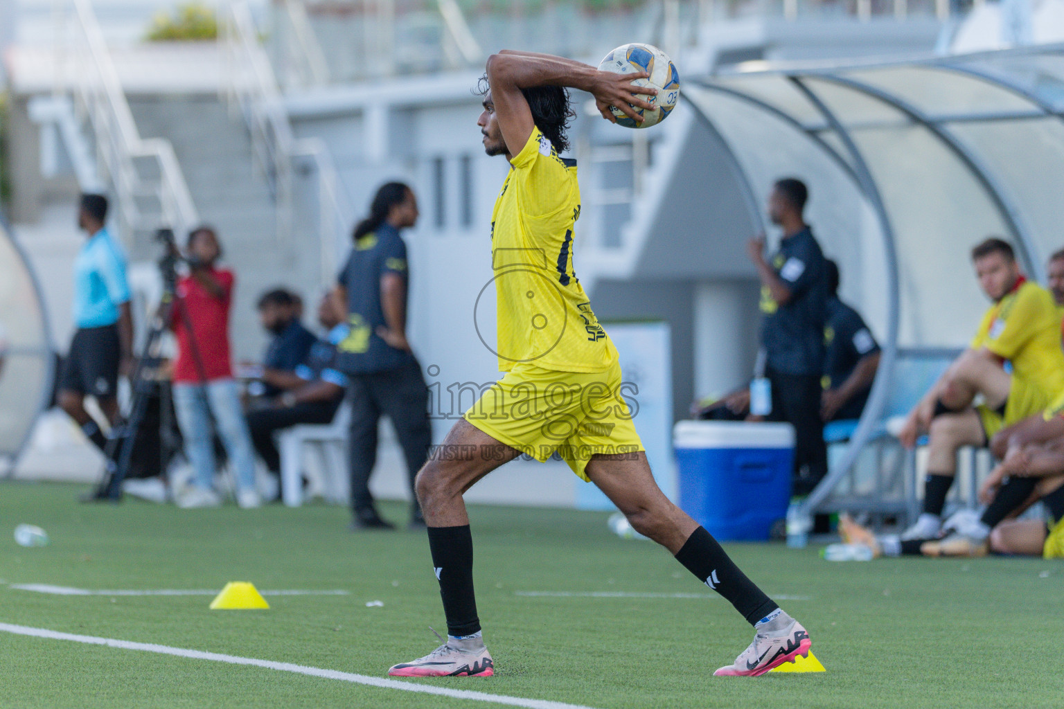 Velaa Sports Club vs Team Middle East in Day 3 of Eydhafushi Cup 2025 held in Eydhafushi Football Stadium at B. Eydhafushi, Maldives on Sunday, 7th September 2025. Photos: Arif Rasheed / images.mv